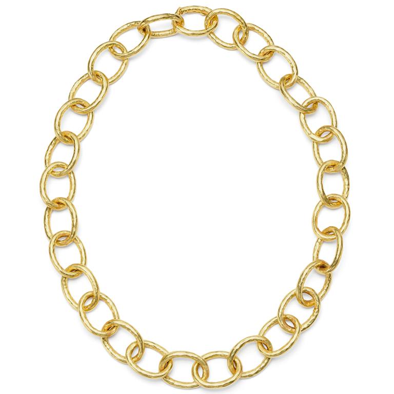 17.5-inch Hand Hammered Large Link Chain in 18kt Gold. Available in various lengths and three link sizes—Small, Medium and Large.

Large Link Size: 20.5mm x 16mm

*Please note: Photos included with model are for visual reference to indicate scale