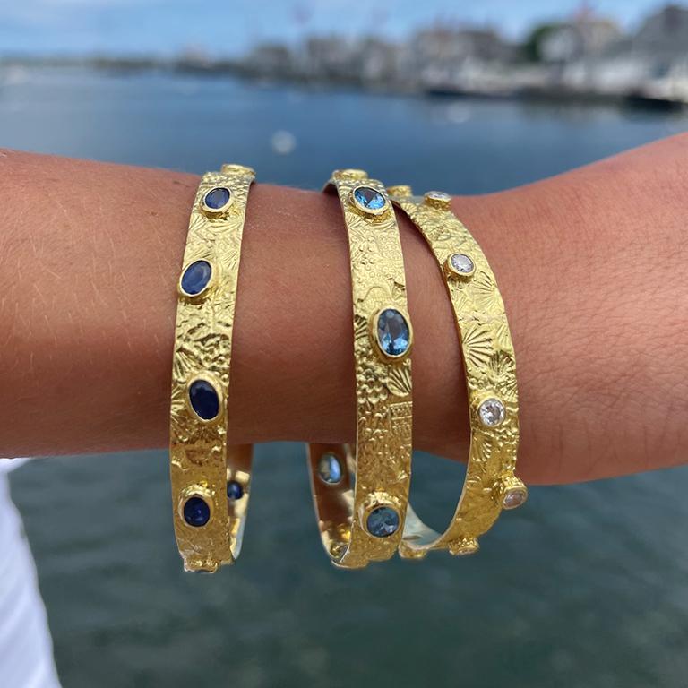 Susan Lister Locke 18kt Gold Seascape Bangle with 3.33ct Diamonds In New Condition For Sale In Nantucket, MA