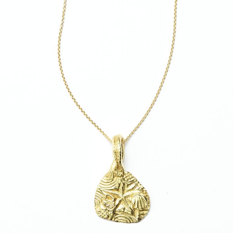 Contemporary Susan Lister Locke The Beach Pendant in 18kt Gold For Sale