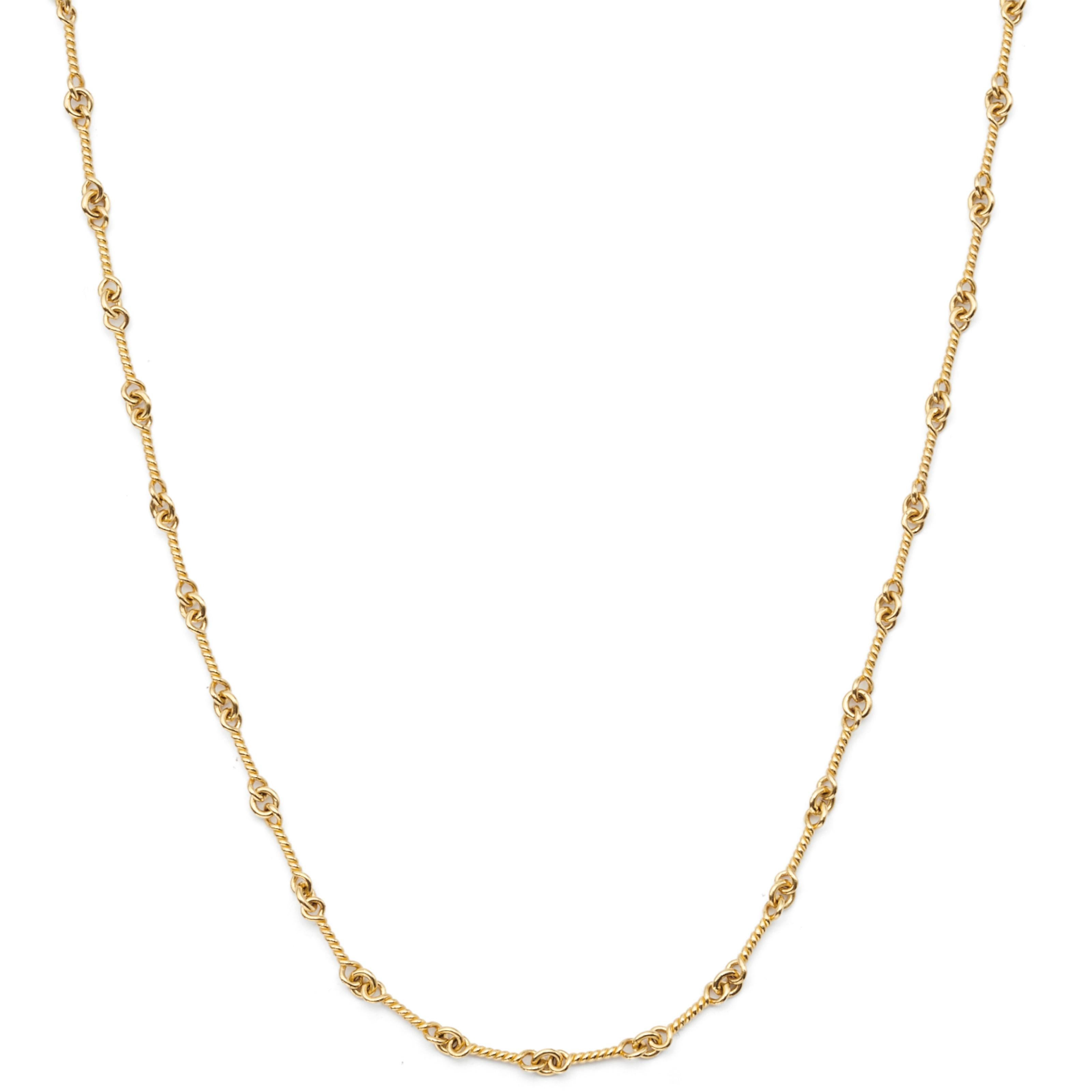16-inch Twist Chain in 18kt Gold.

Available in five lengths.
7-inch, 16-inch, 18-inch, 20-inch and 24-inch