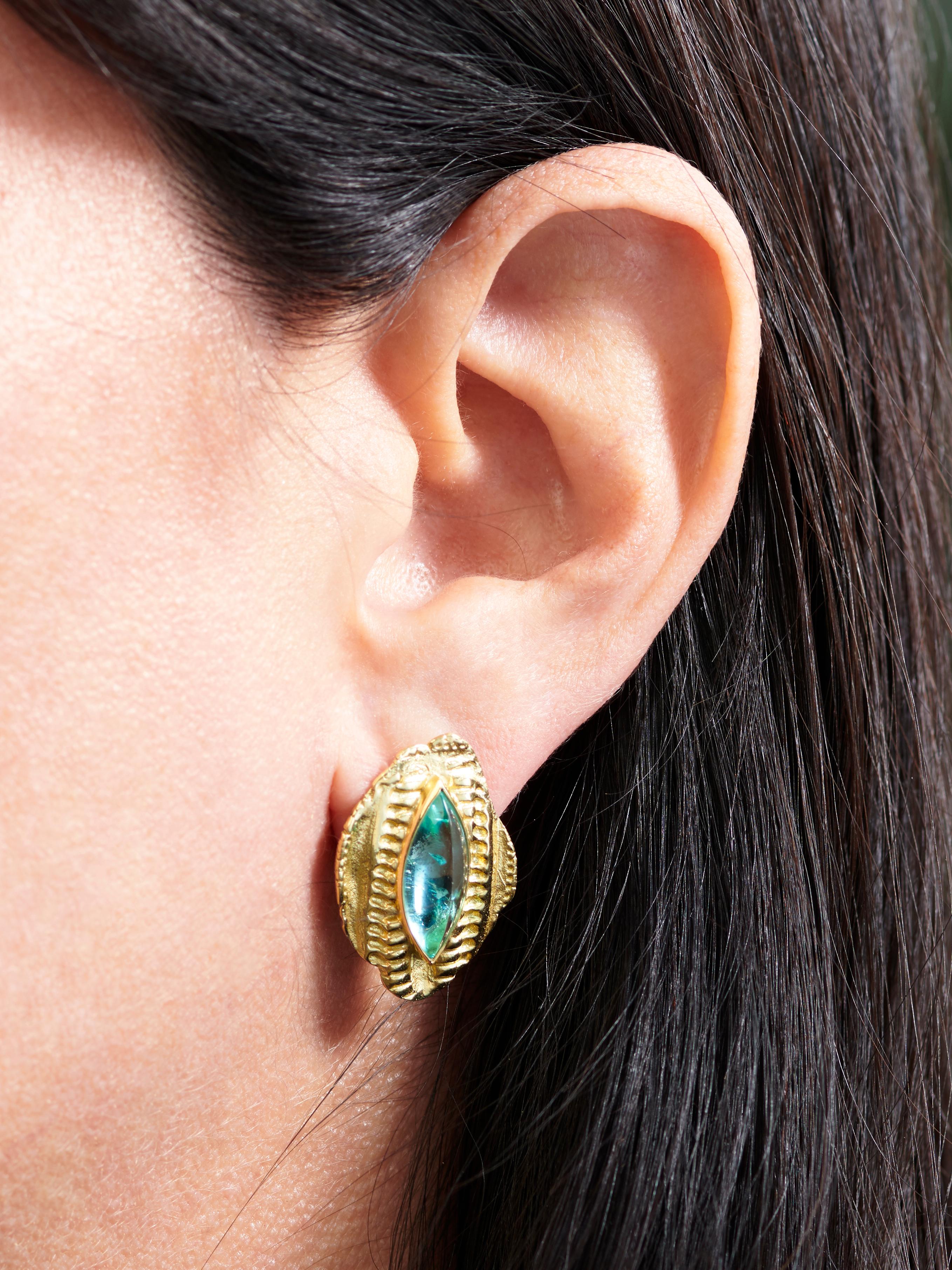 Contemporary Susan Lister Locke Vertebrae Earrings with Paraiba Tourmalines in 18kt Gold For Sale