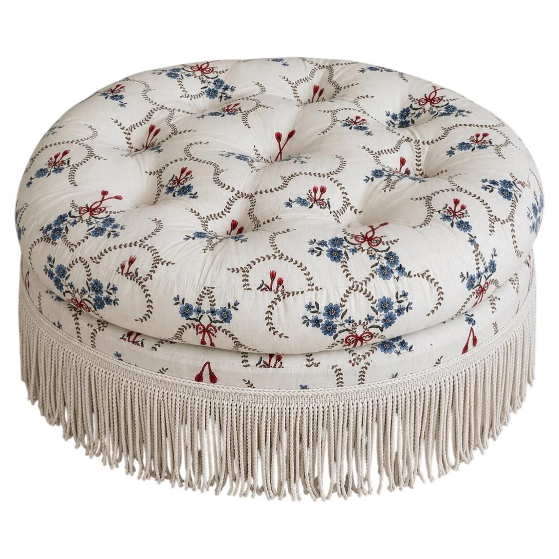 Susan Osbourne Contemporary Napoleon III Style Capitonné Round Pouf Ottoman For Sale