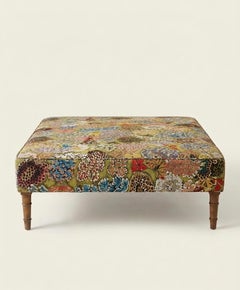 Susan Osbourne  Otomana en tejido Pierre Frey, disponible en dimensiones a medida
