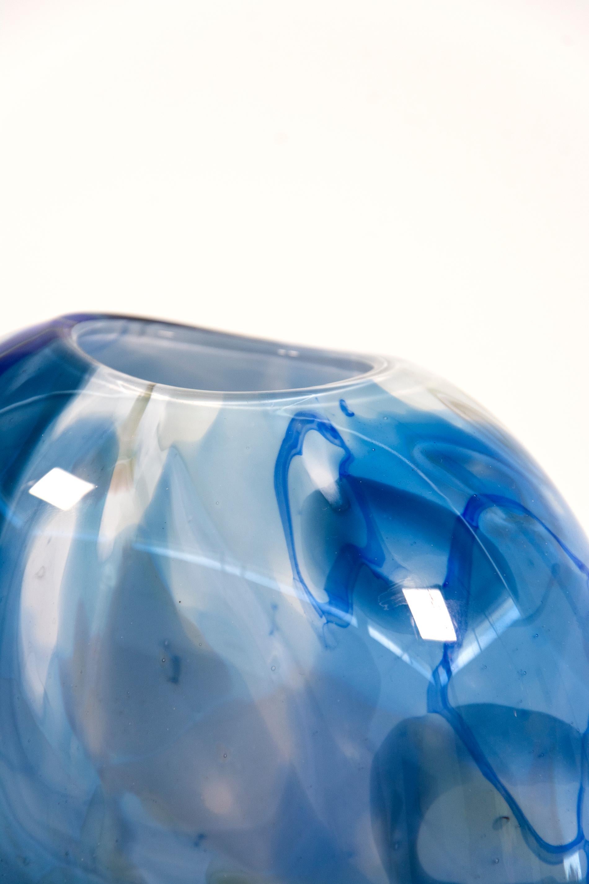 Large Flattened Form with Shards and Cane in Blues - blown glass vessel - Contemporary Sculpture by Susan Rankin