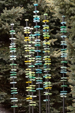 Waiting for Spring - zeitgenössische Skulptur aus mundgeblasenem Glas und Stahl für den Außenbereich