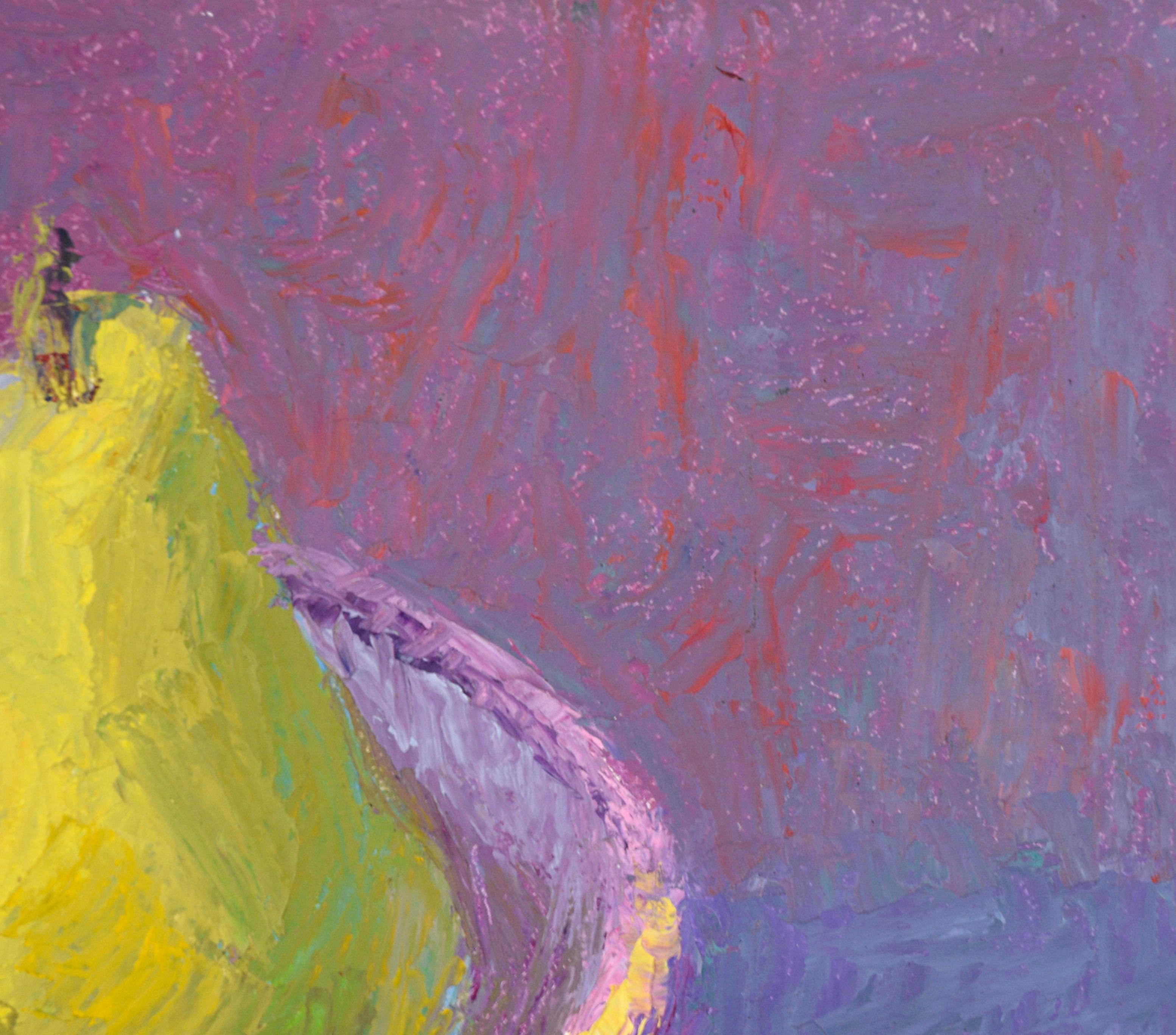Peras verdes en un cuenco morado -Todavía al óleo sobre masonita - Painting impresionista estadounidense de Susan Sarback