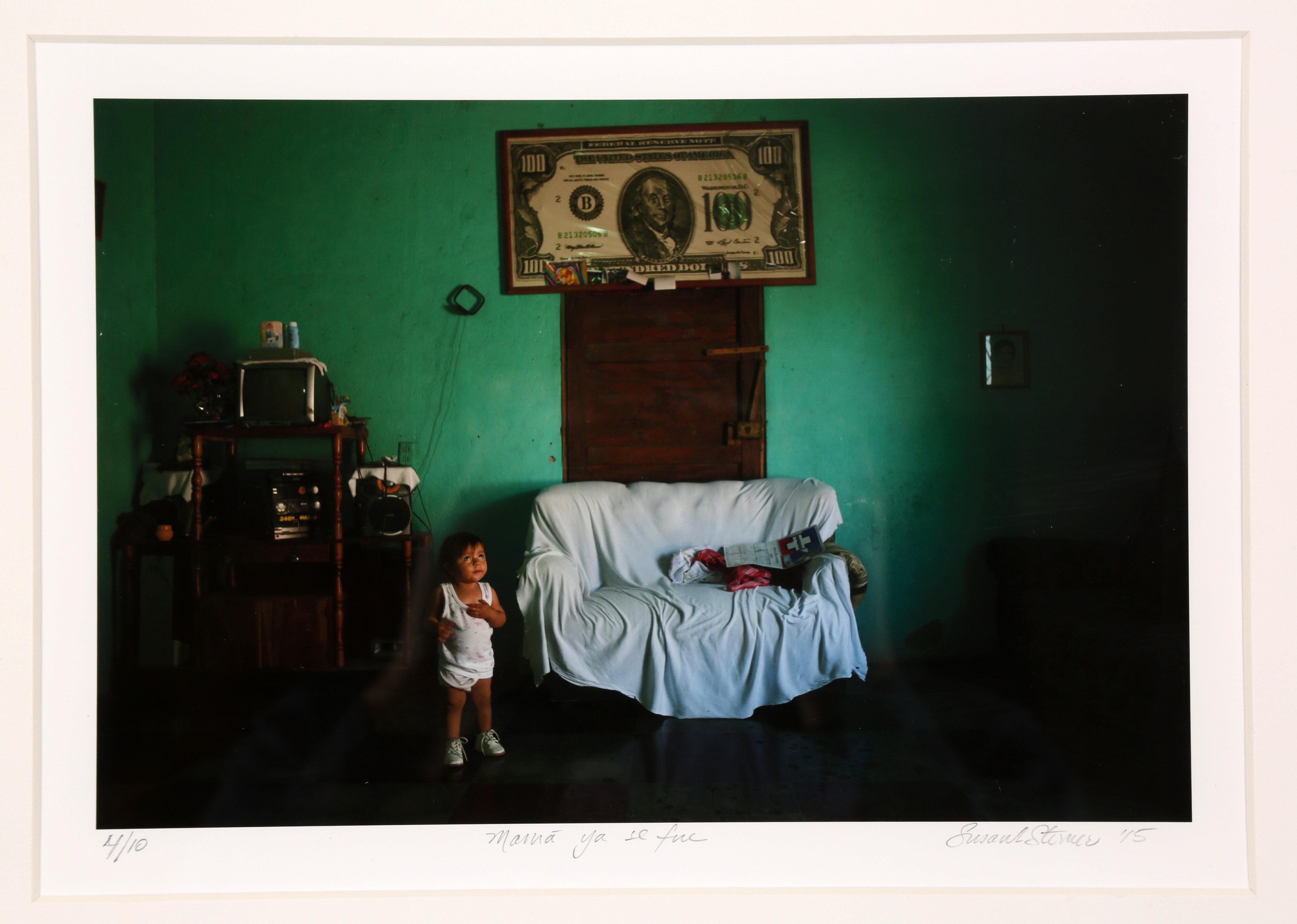 Mama ya se Fue - Contemporary Photograph by Susan Sterner