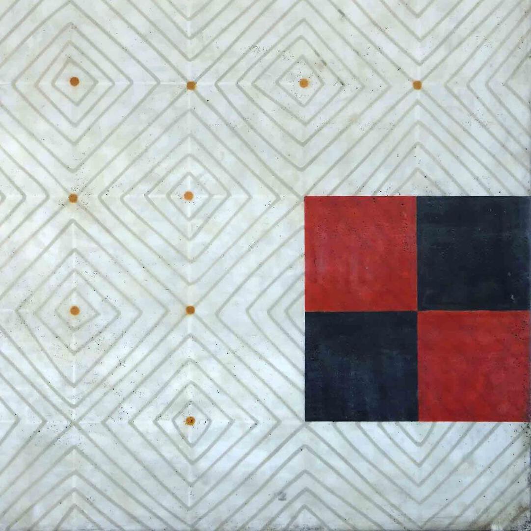 Diamanten 4 (Abstrakte rote, marineblaue und weiße vertikale Enkaustikarbeiten auf Tafel) (Grau), Abstract Painting, von Susan Stover