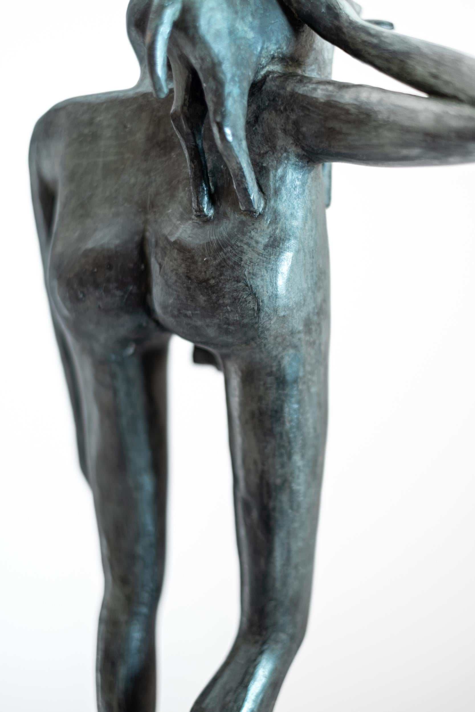 Fetch - escultura contemporánea, figurativa, de bronce, de sobremesa para interiores en venta 7