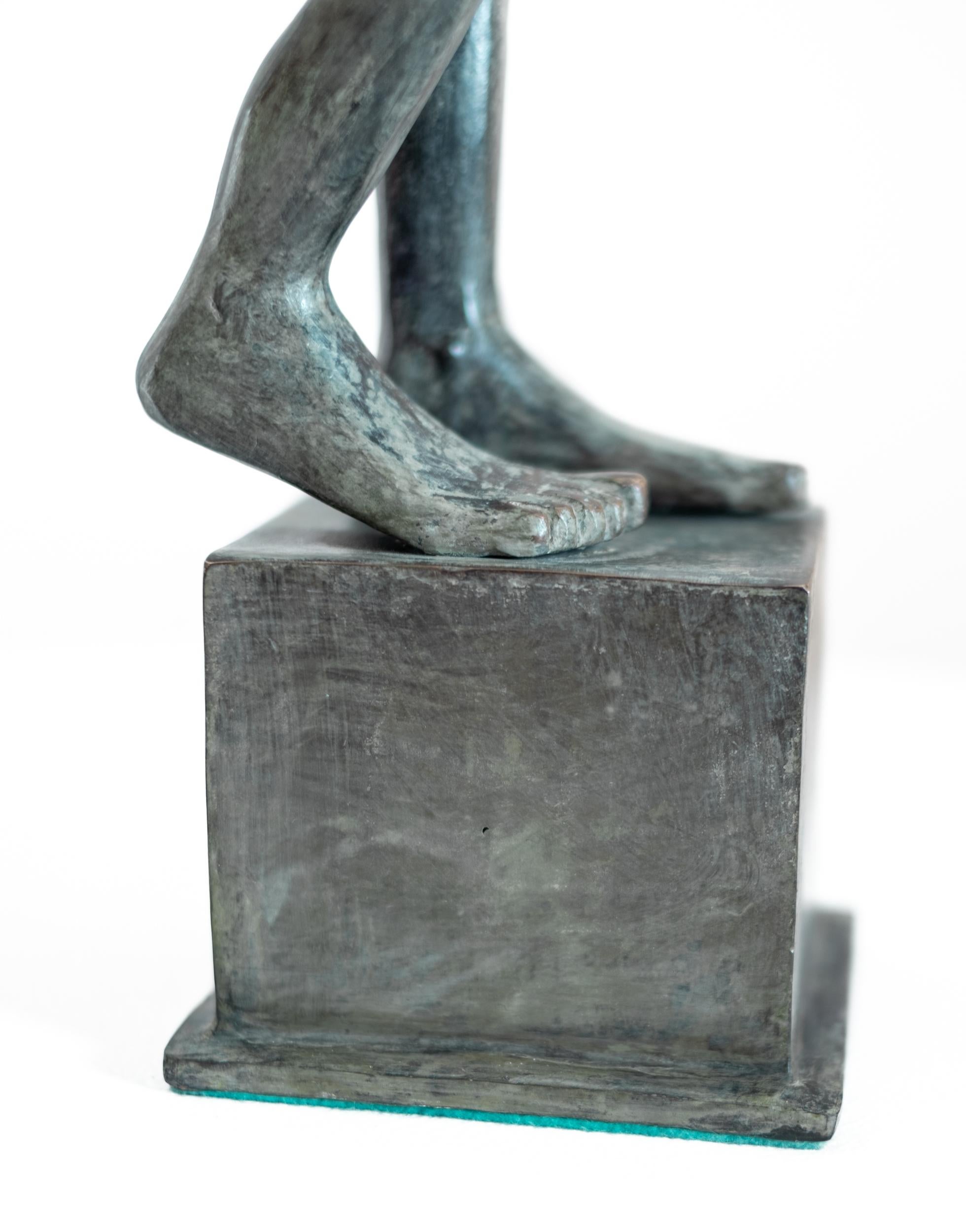 Fetch - escultura contemporánea, figurativa, de bronce, de sobremesa para interiores en venta 8