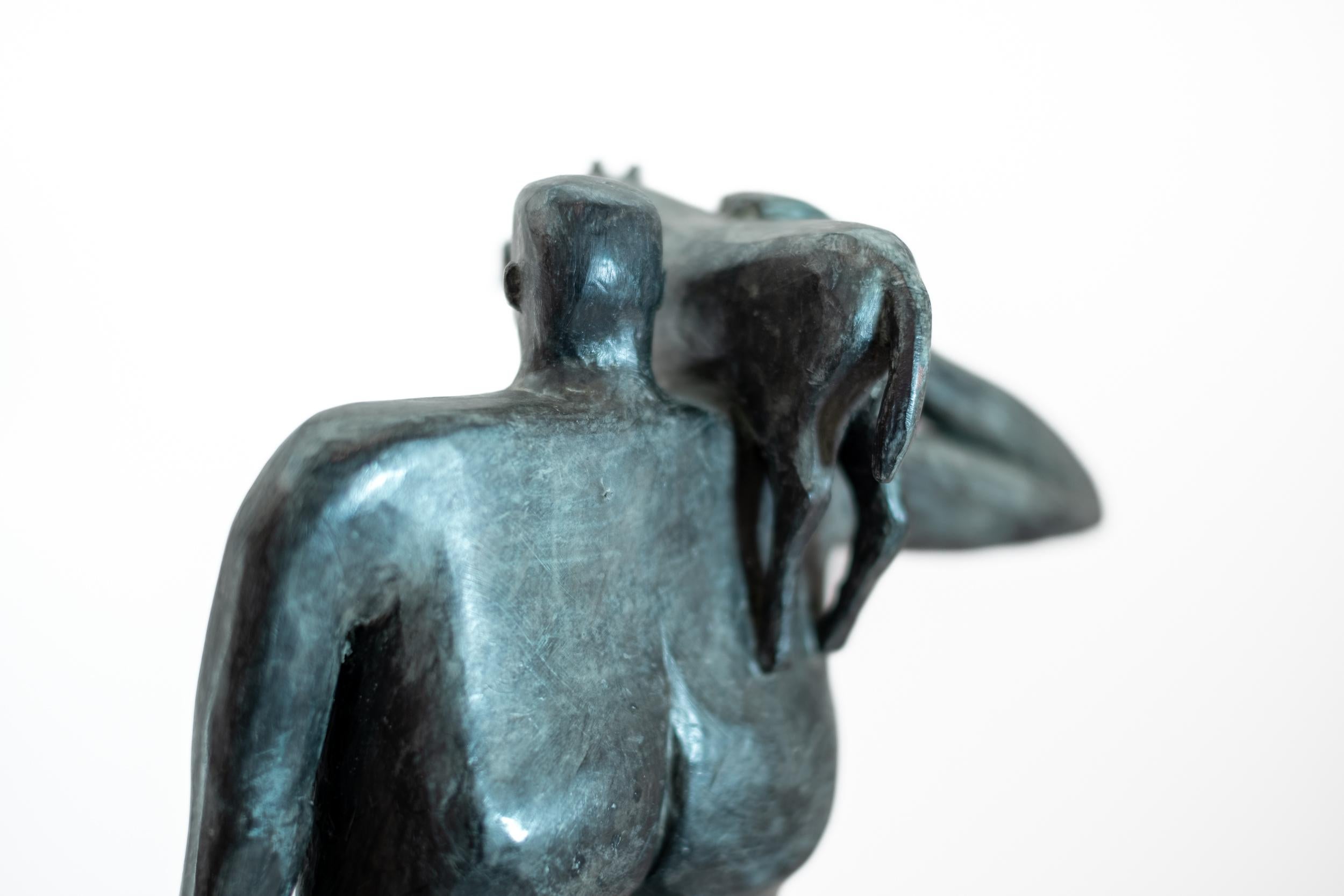 Fetch - escultura contemporánea, figurativa, de bronce, de sobremesa para interiores en venta 1