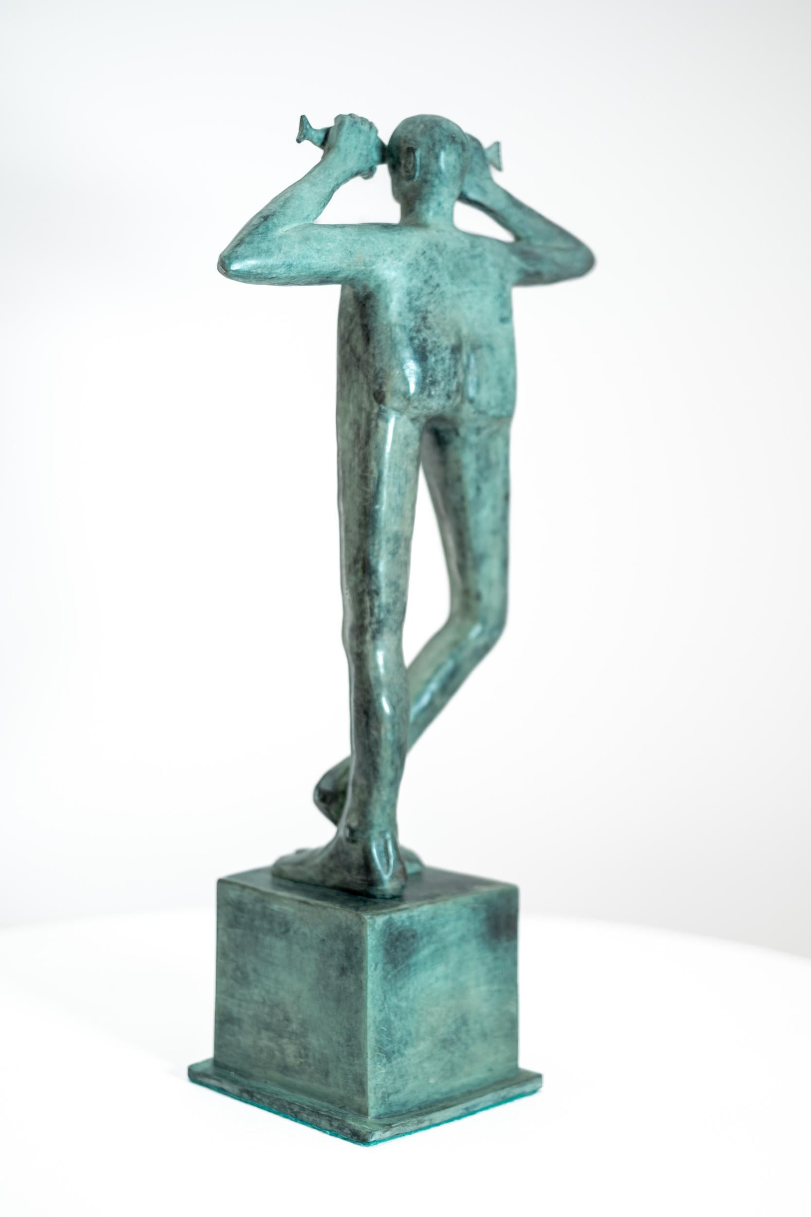 Quítame las escamas de los ojos - escultura contemporánea, figurativa, de bronce - Sculpture de Susan Valyi
