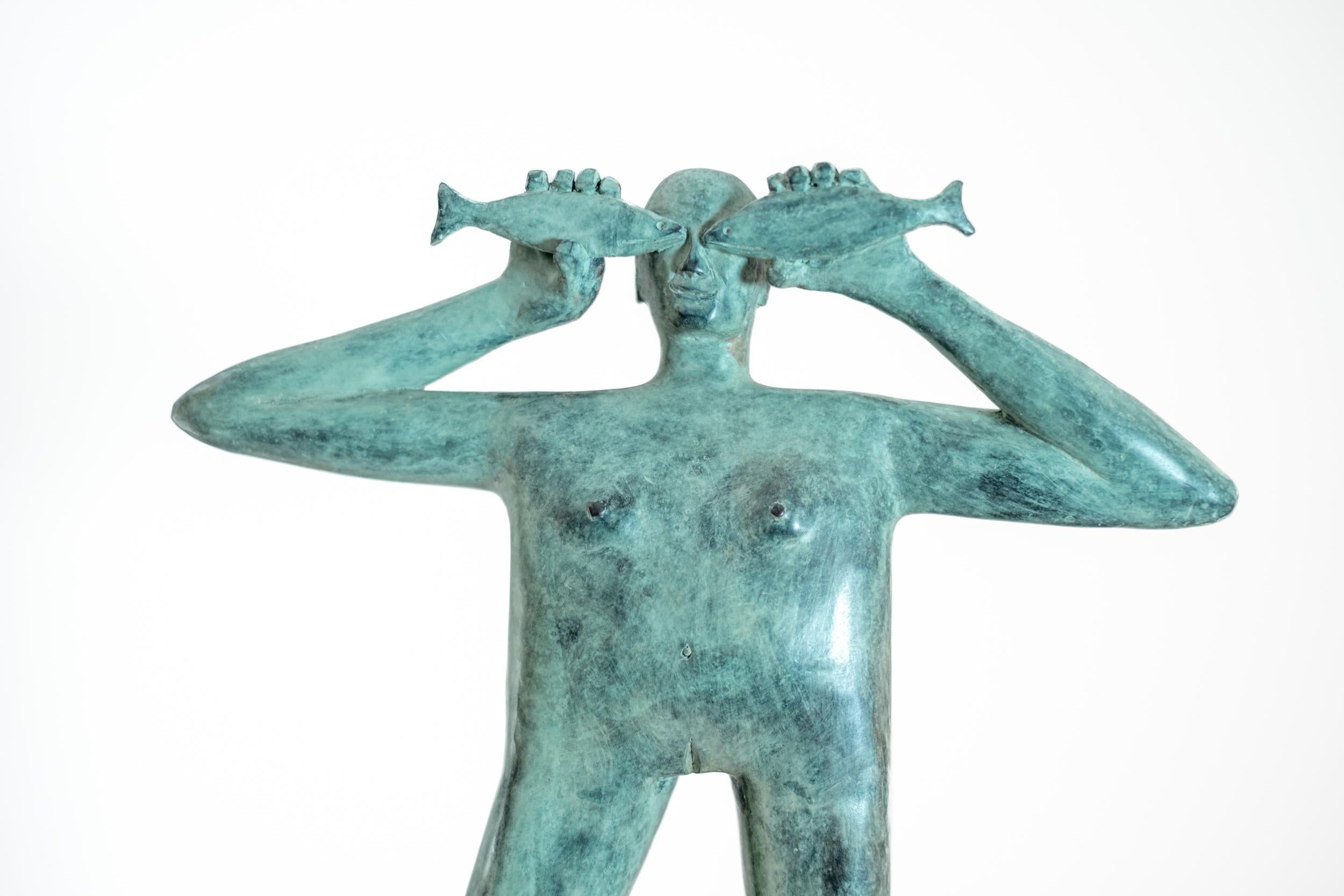 Quítame las escamas de los ojos - escultura contemporánea, figurativa, de bronce en venta 1
