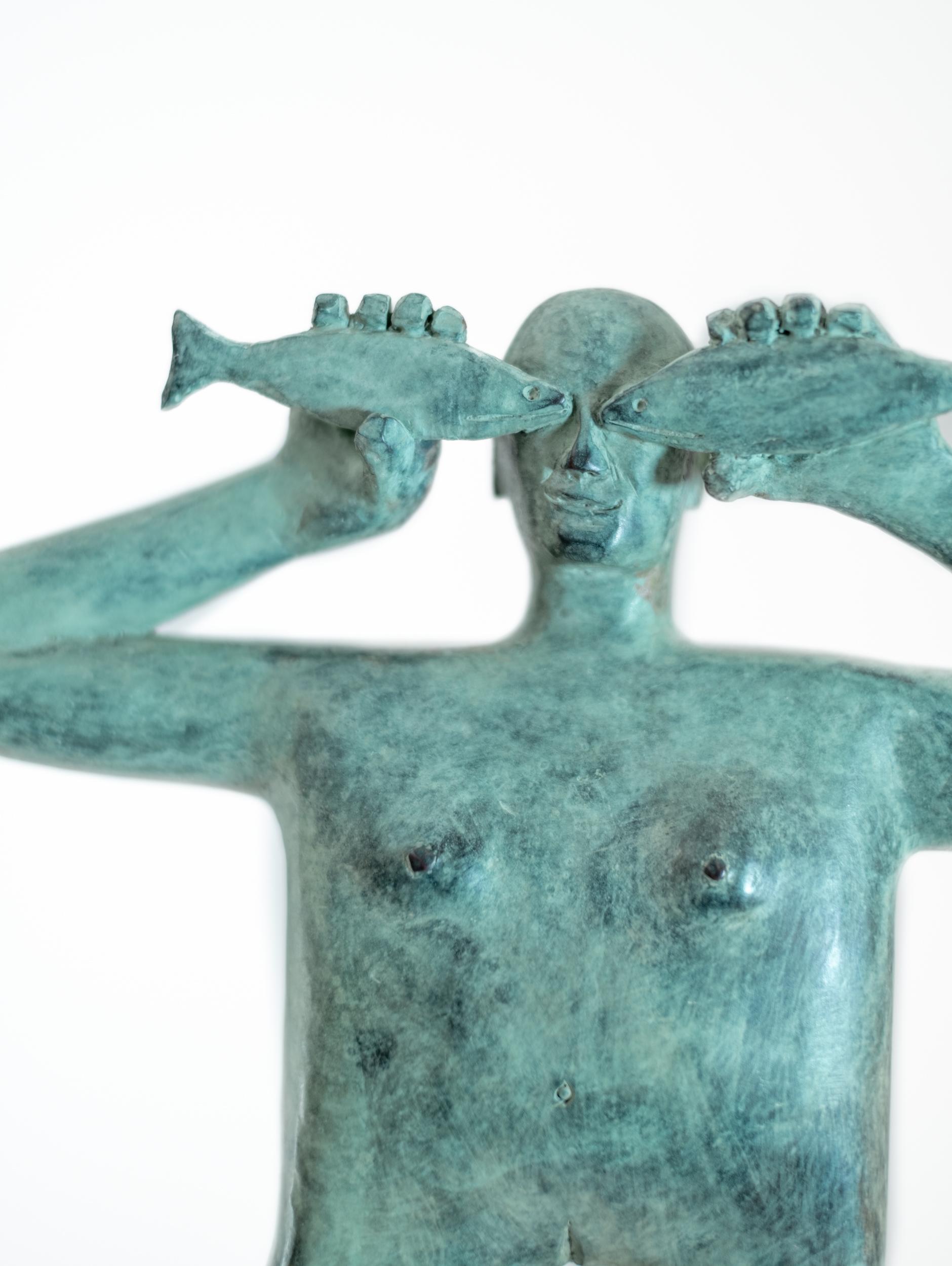 Quítame las escamas de los ojos - escultura contemporánea, figurativa, de bronce en venta 4