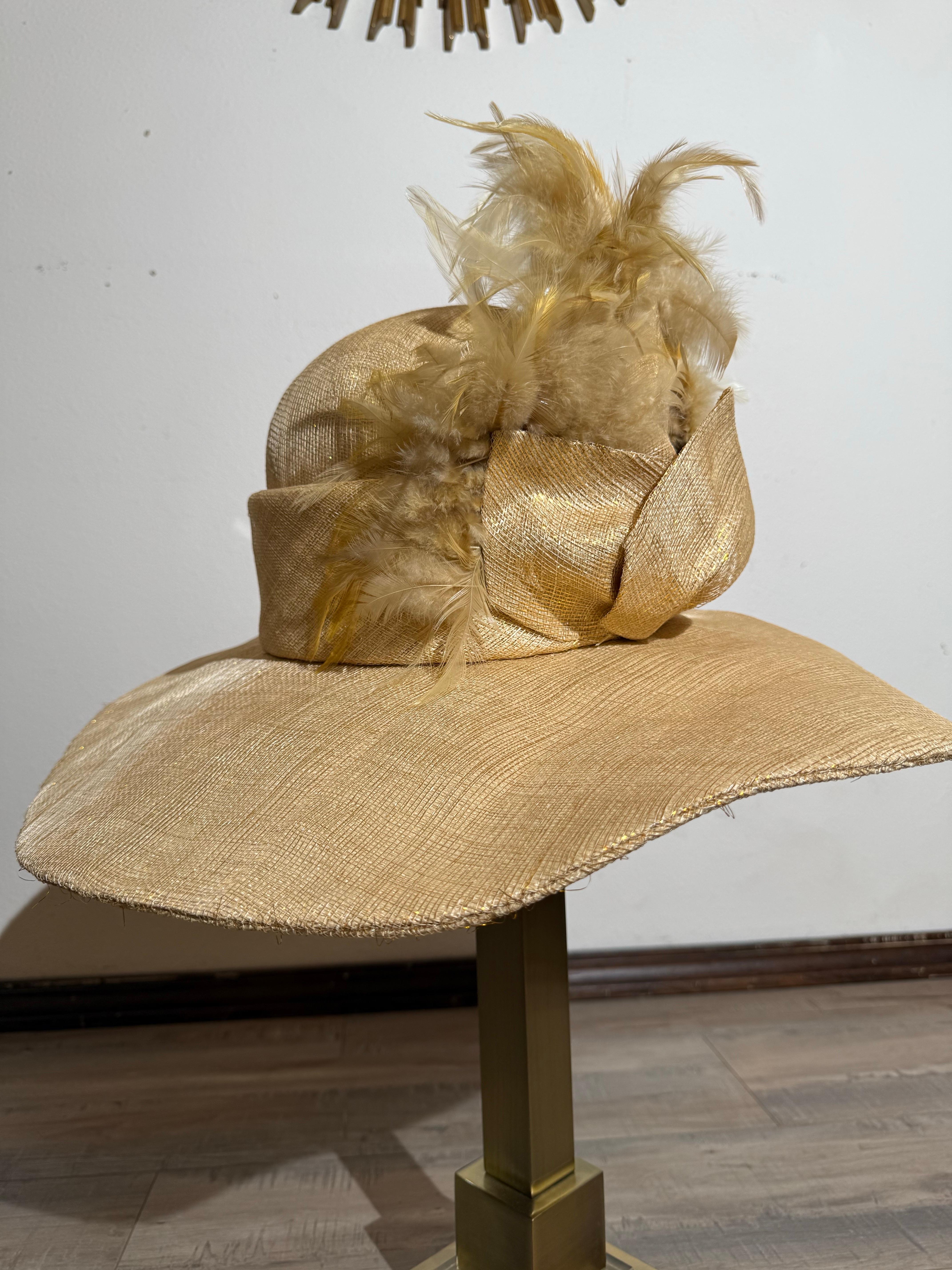 Susan Van Der Linde Gold Straw Wide-Brim Hat w High Round Crown & Feather Trim In Excellent Condition For Sale In Gresham, OR