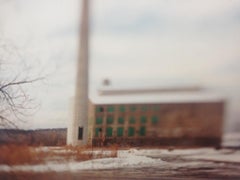 « Atlas Cement Near Olana » - Impression de paysage chromogène par Susan Wides, 1997