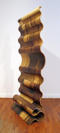 Vertikale Welle 2: Skulptur aus Sperrholz