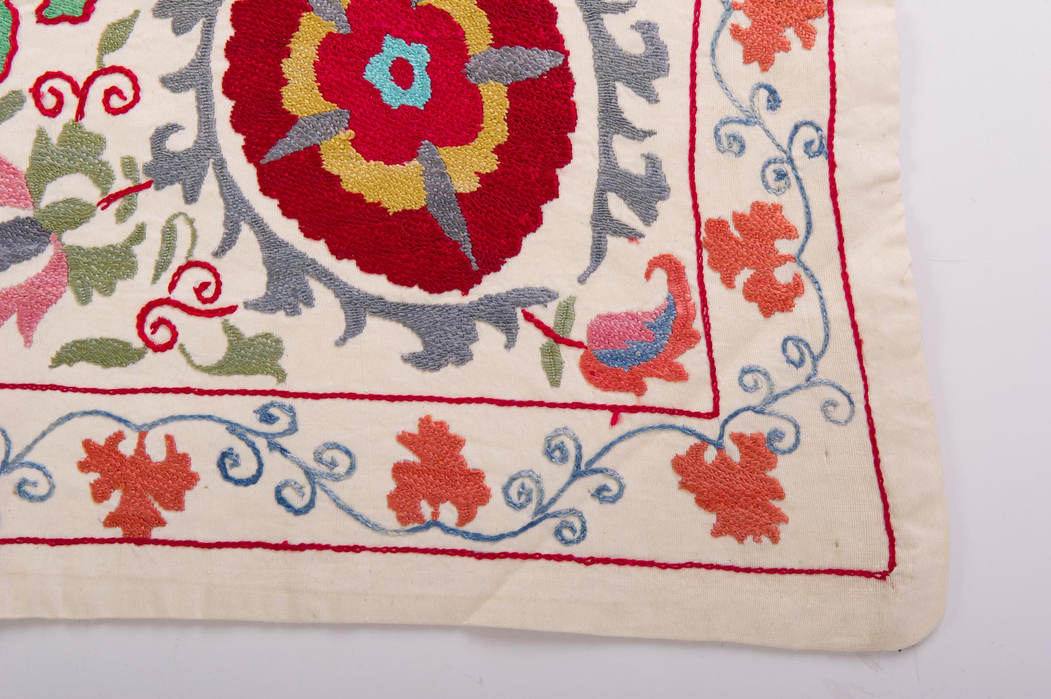 Hand-Woven Susani with Pomegranates Suitable for Table, Curtain, Bed and Wall For Sale