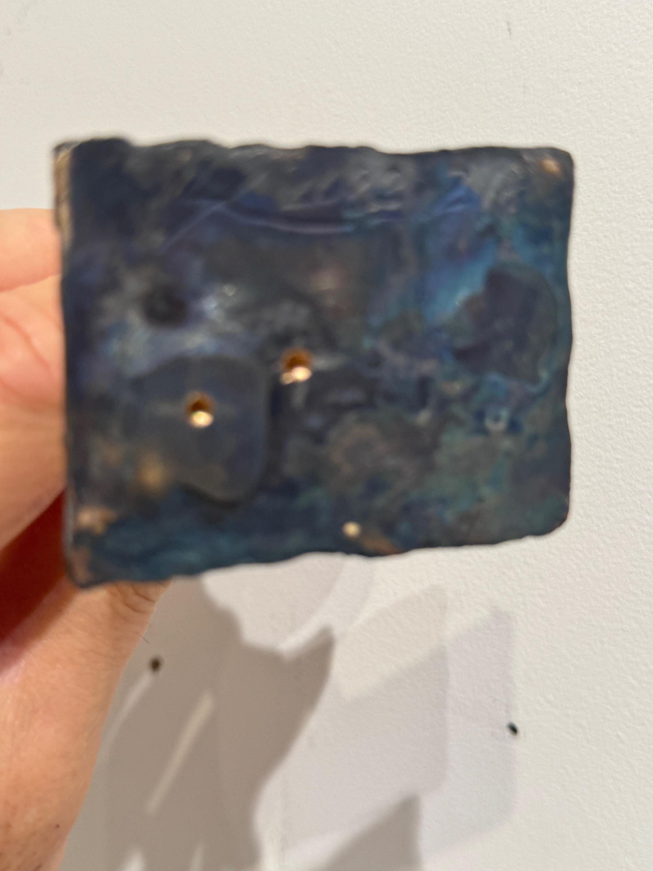 Mi corazón es como el océano - escultura contemporánea de bronce, mujer con estrella de mar - Sculpture Contemporáneo de Susanne Kraisser