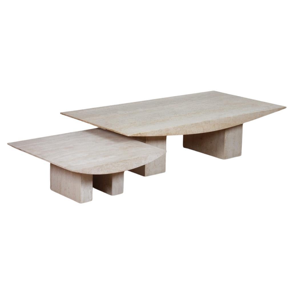 This coffee table with Japanese lines was designed by Gilles Derain. It is the Sushi model published by Lumen Center in the 1990s. Is is made with travertine.