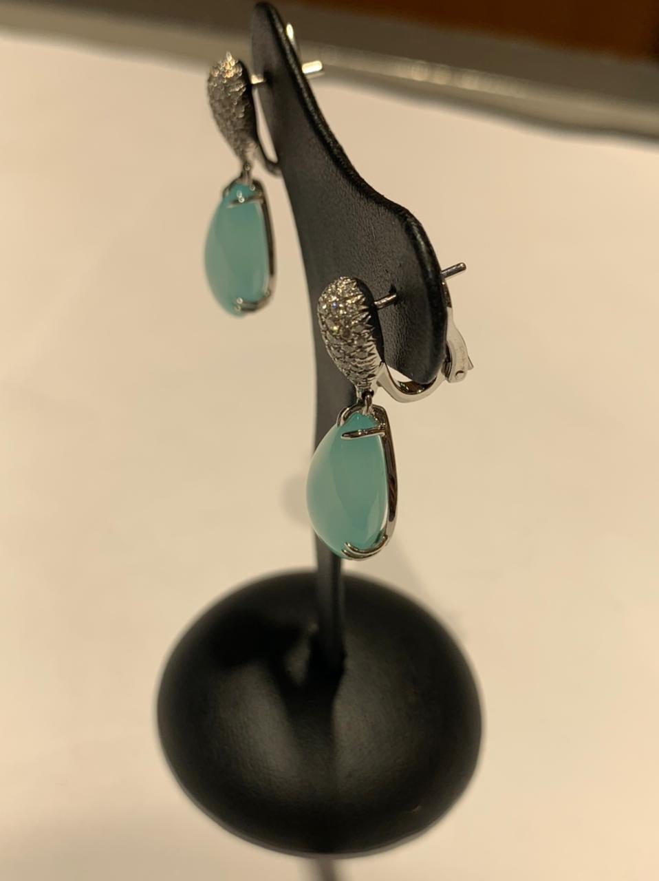 Susie Otero Aquachalcedon-Ohrringe aus 18 Karat Weißgold und Diamanten im Zustand „Neu“ im Angebot in Wilmington, DE