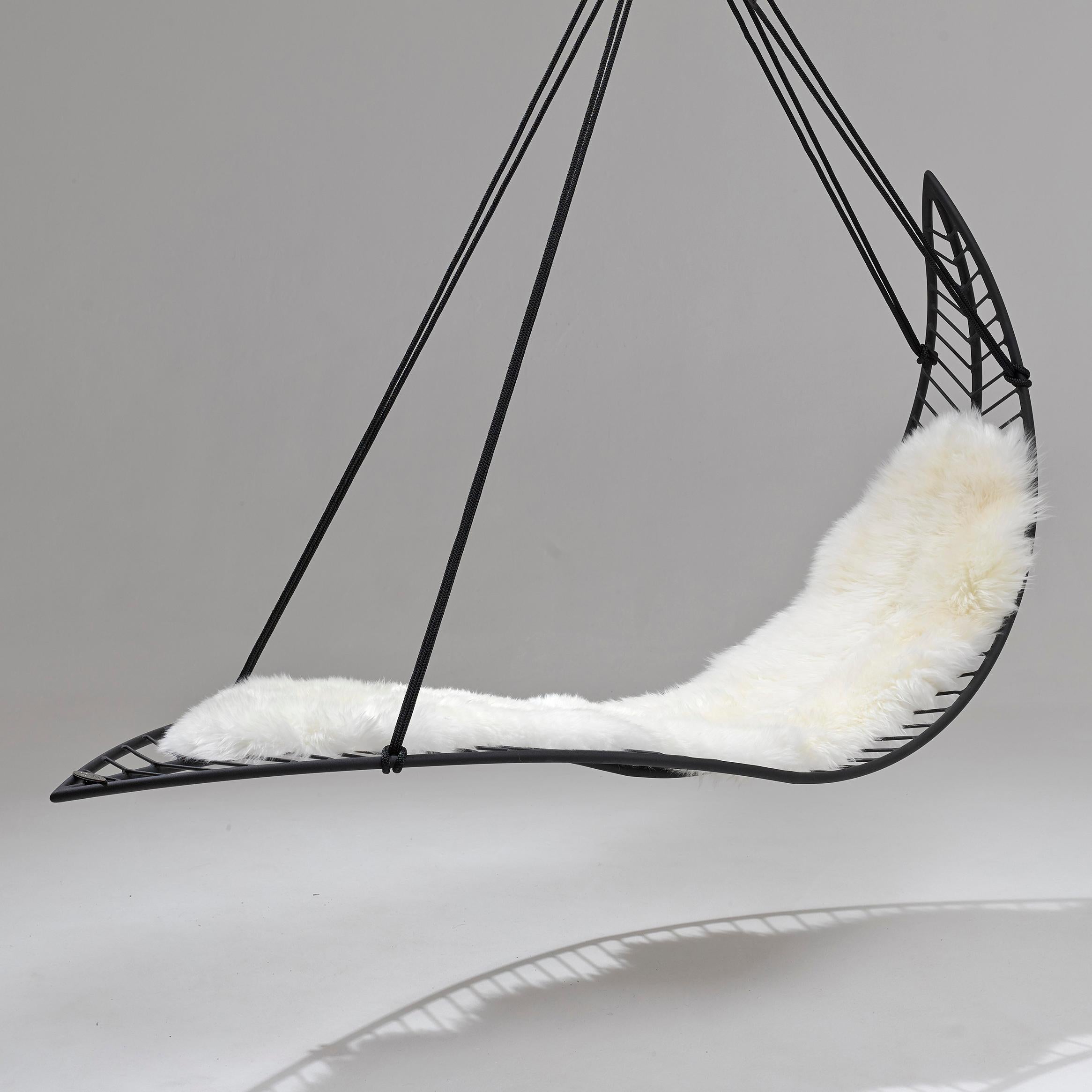 Suspended Minimal Leaf Shaped Daybed for Indoor/Outdoor Use For Sale 2