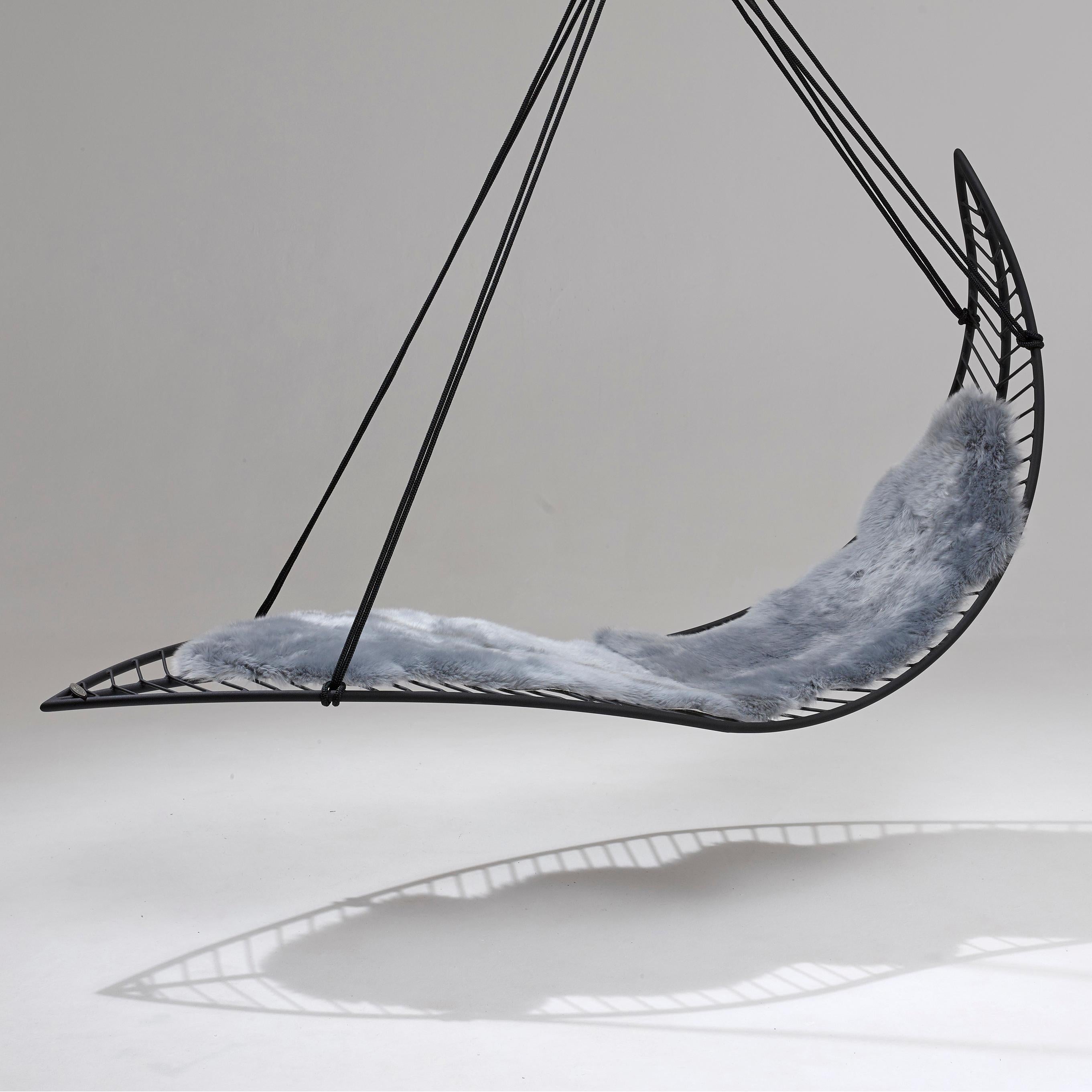 Suspended Minimal Leaf Shaped Daybed for Indoor/Outdoor Use For Sale 1