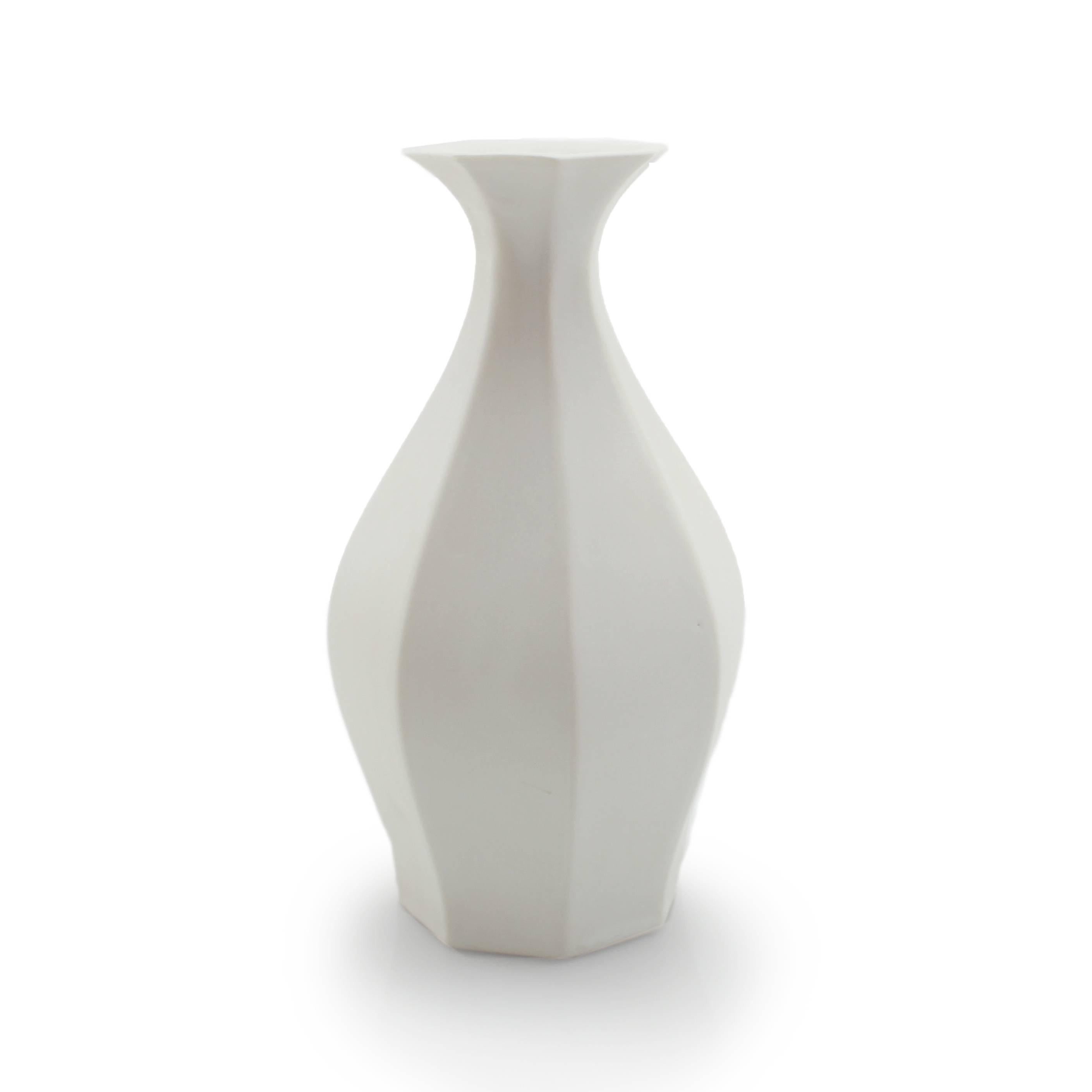 Table Vase Ink Black Flower Vase Modern Contemporary Glazed Porcelain For Sale 13