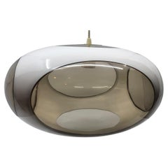 Suspension UFO de Luigi Colani en plexiglas blanc ère spatiale Italie 1970