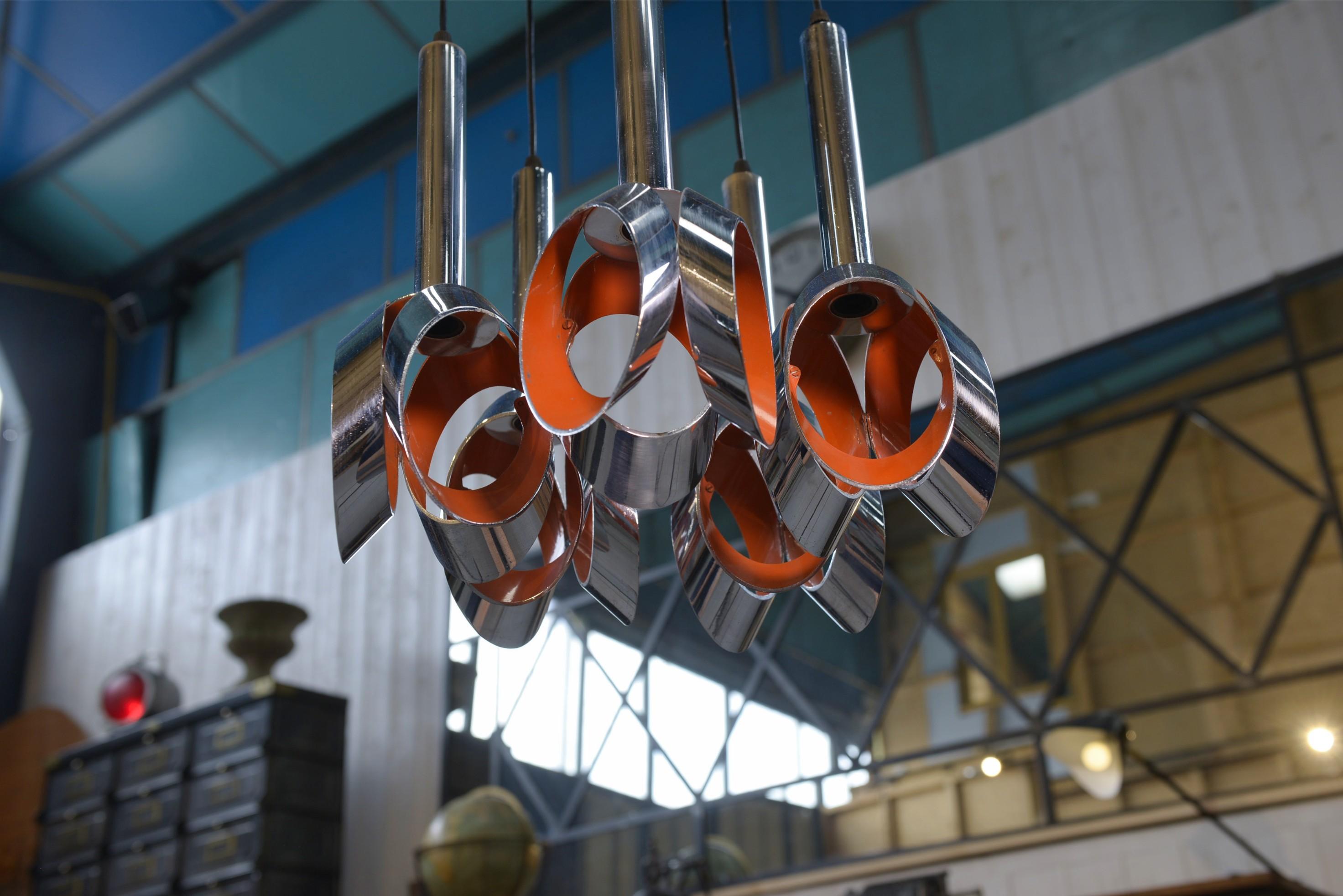 Belge Suspension design métal chromé en cascade de MASSIVE 1960's en vente
