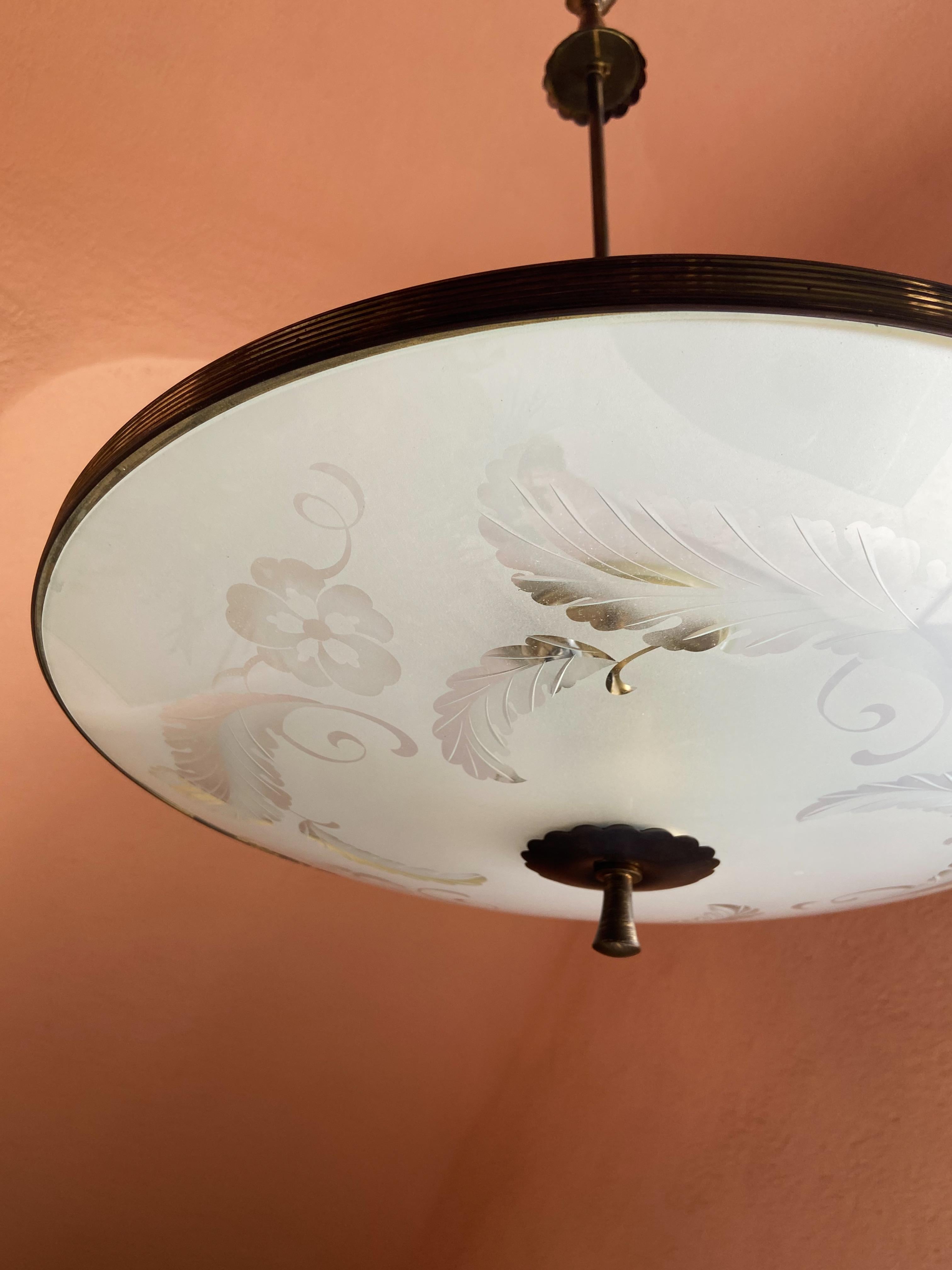 Ottone Lampada a sospensione in vetro di Murano e ottone di Pietro Chiesa per Fontana Arte in vendita