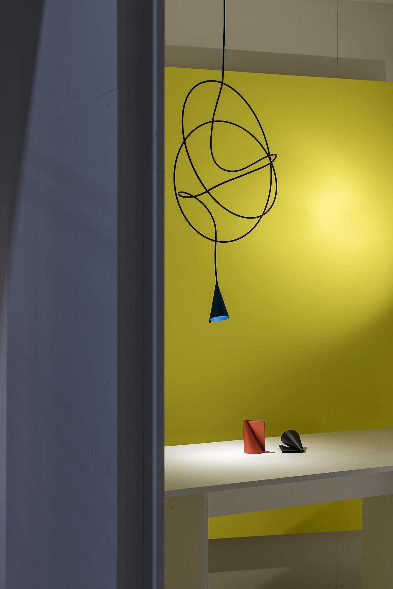 Italiano Lampada a sospensione LED Ingo Maurer Signature in vendita