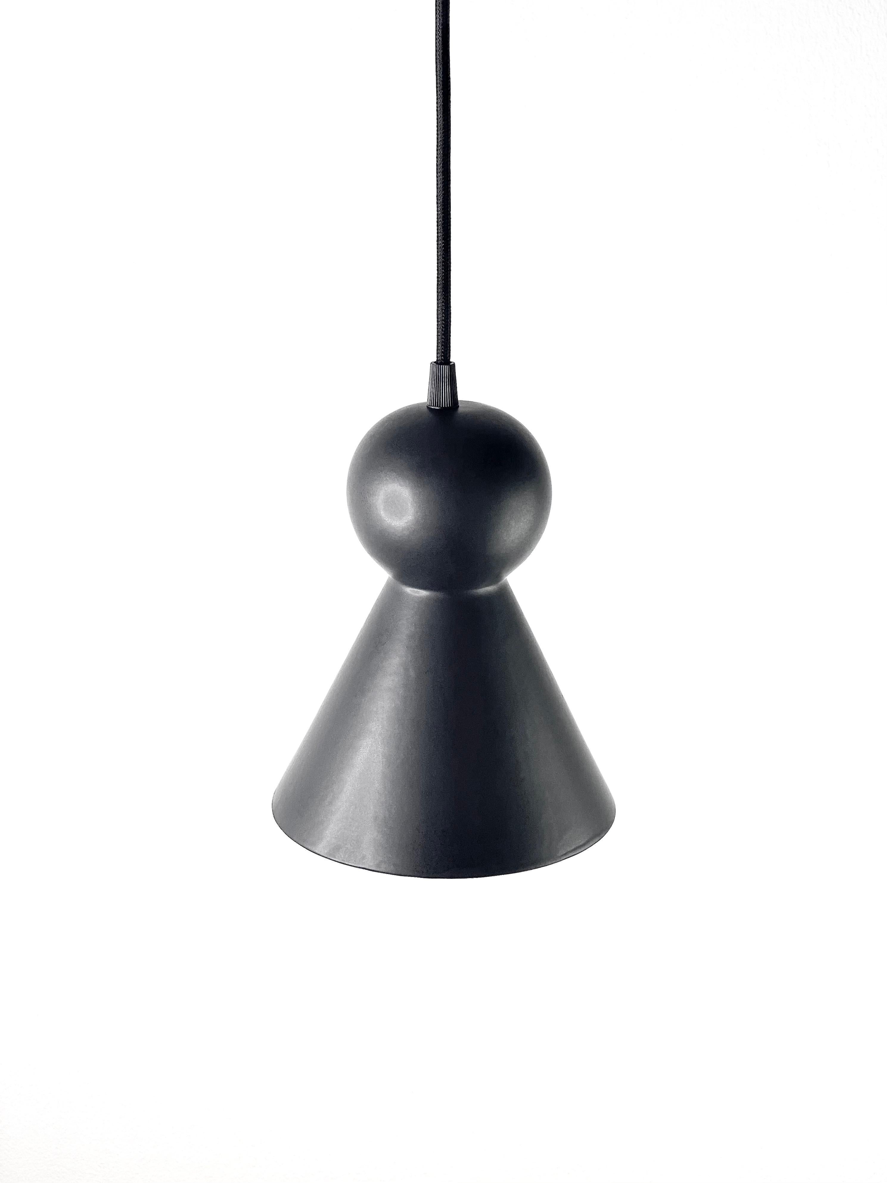Tedesco Lampada a sospensione contemporanea in gres nero opaco, design minimalista, LOVER 2.0 in vendita