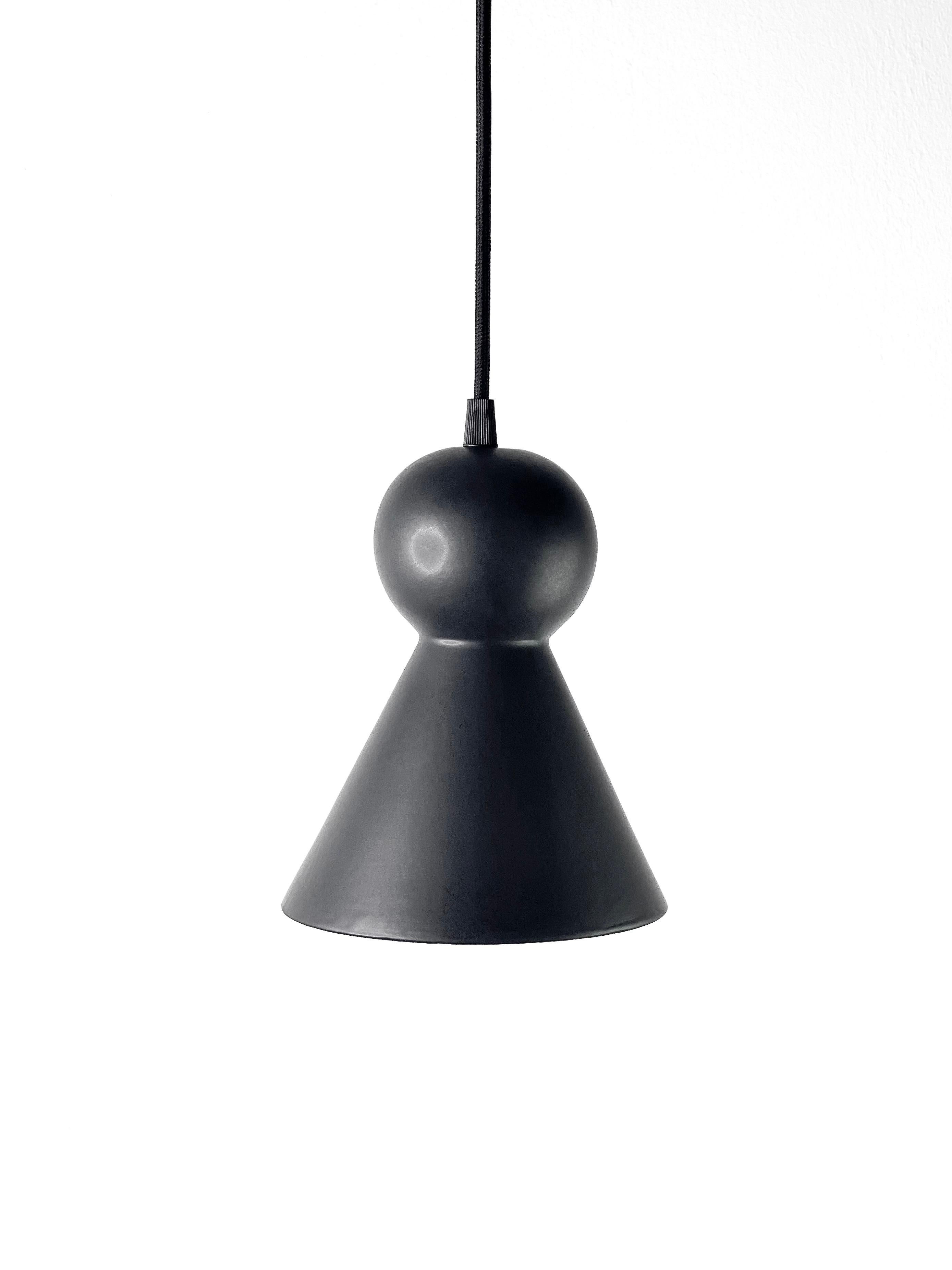 Calco Lampada a sospensione contemporanea in gres nero opaco, design minimalista, LOVER 2.0 in vendita