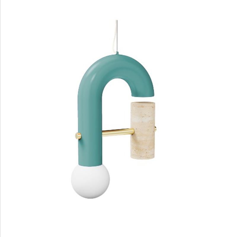 Laccato Lampada a sospensione contemporanea Art Deco Pyppe Single II, ottone, blu e travertino in vendita
