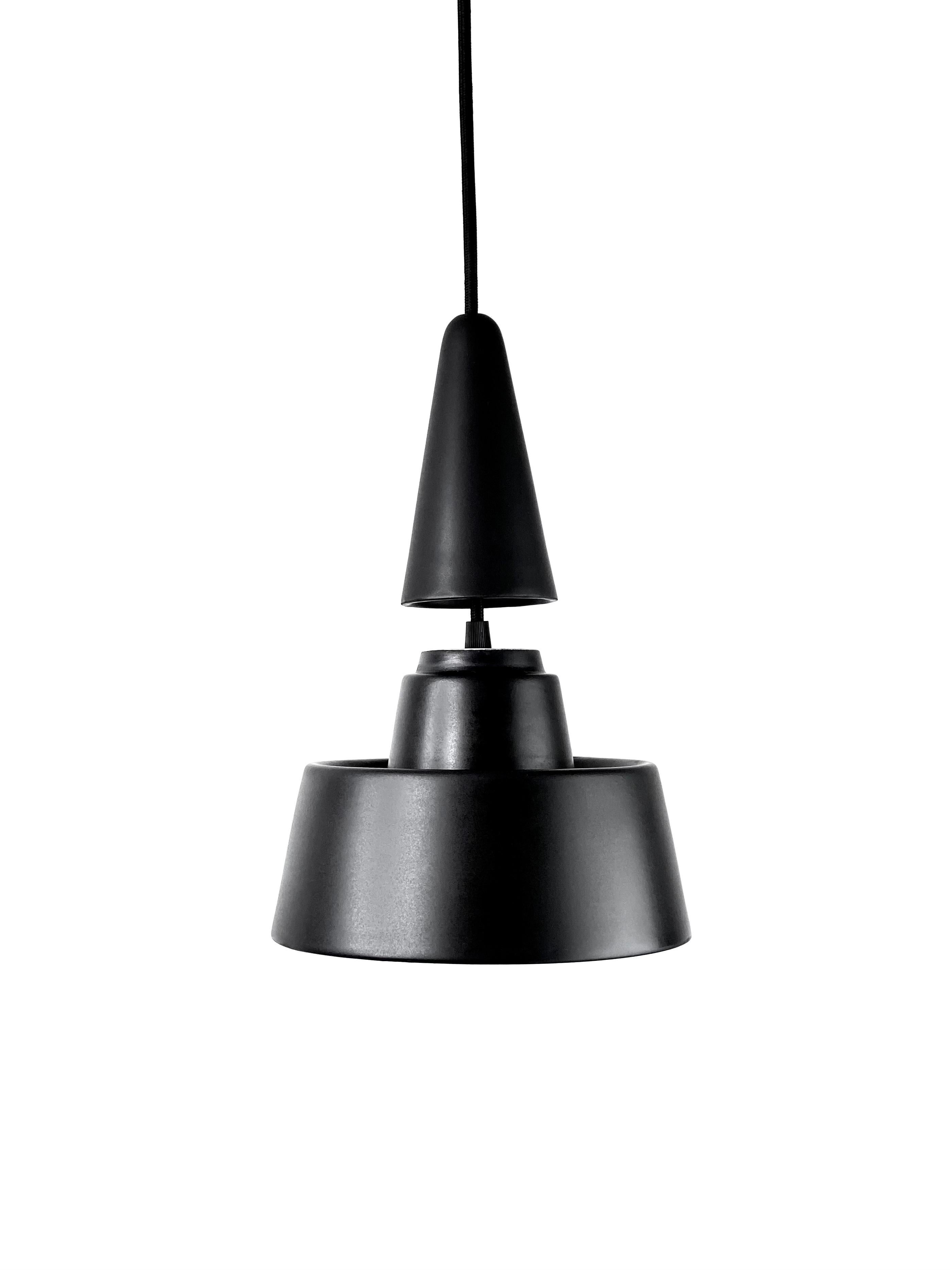 Lampada a sospensione contemporanea in gres nero opaco, design minimalista, SML2 In condizioni Nuovo in vendita a Köln, DE