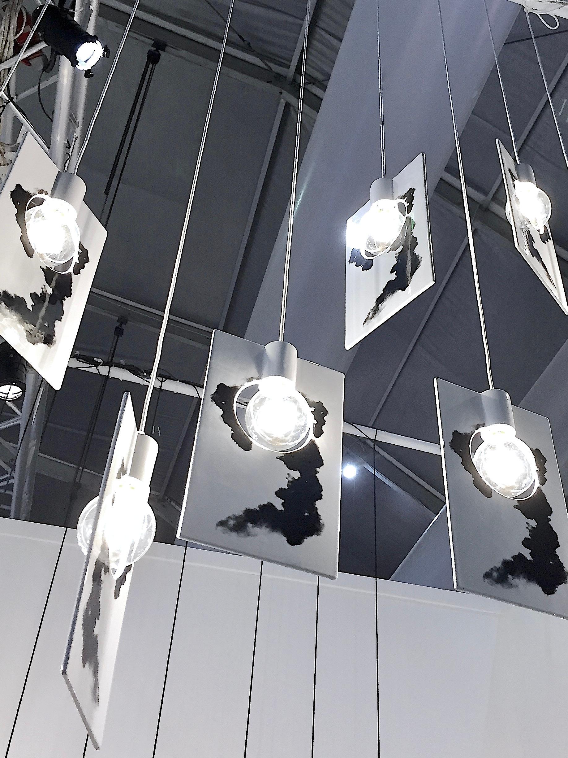Minimalismo Lampada a sospensione contemporanea in gres bianco lucido, design minimalista, SMOKE in vendita