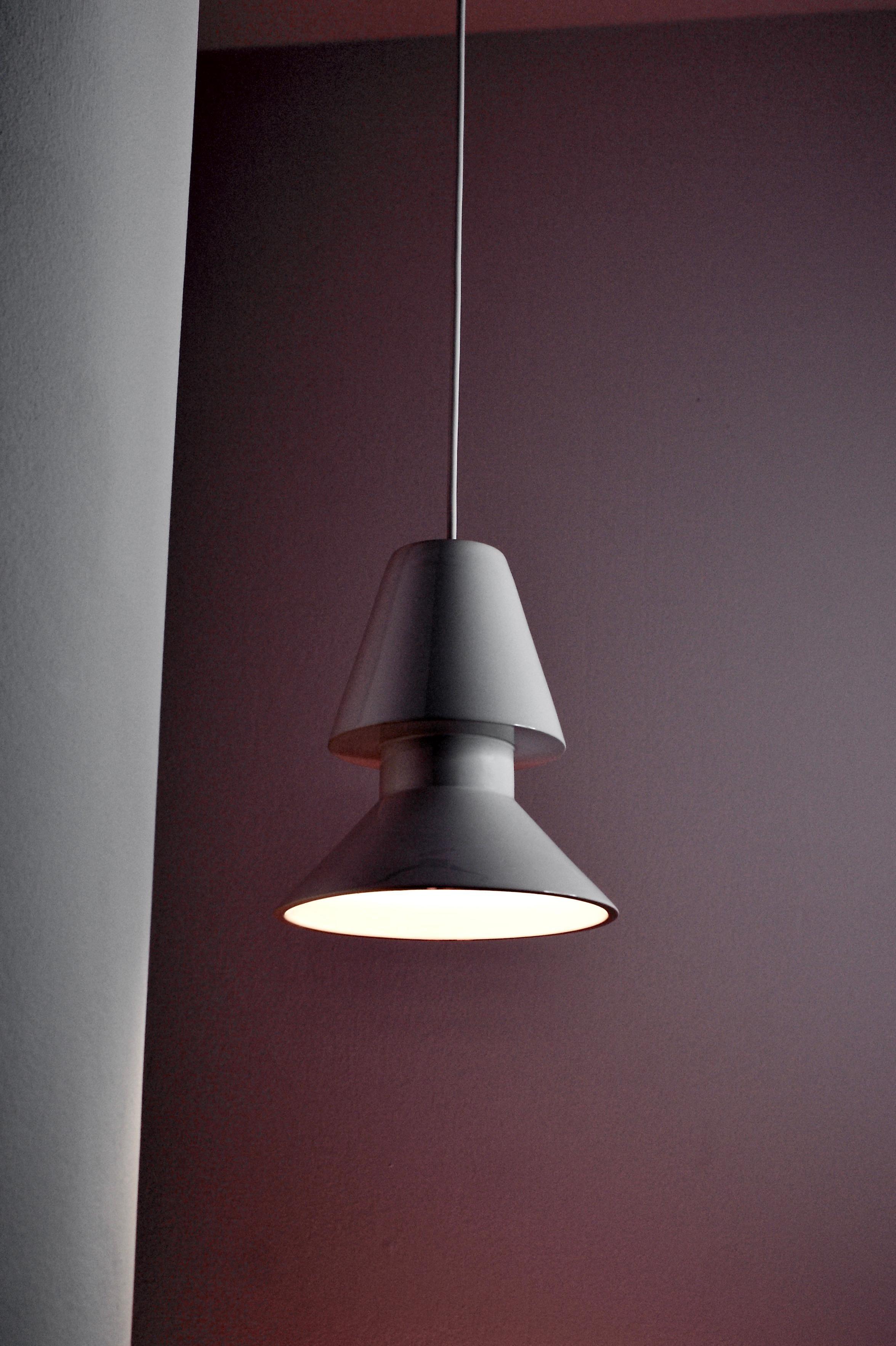 Suspension contemporaine en grès blanc brillant, Design minimaliste TWIN 1.1 en vente 1