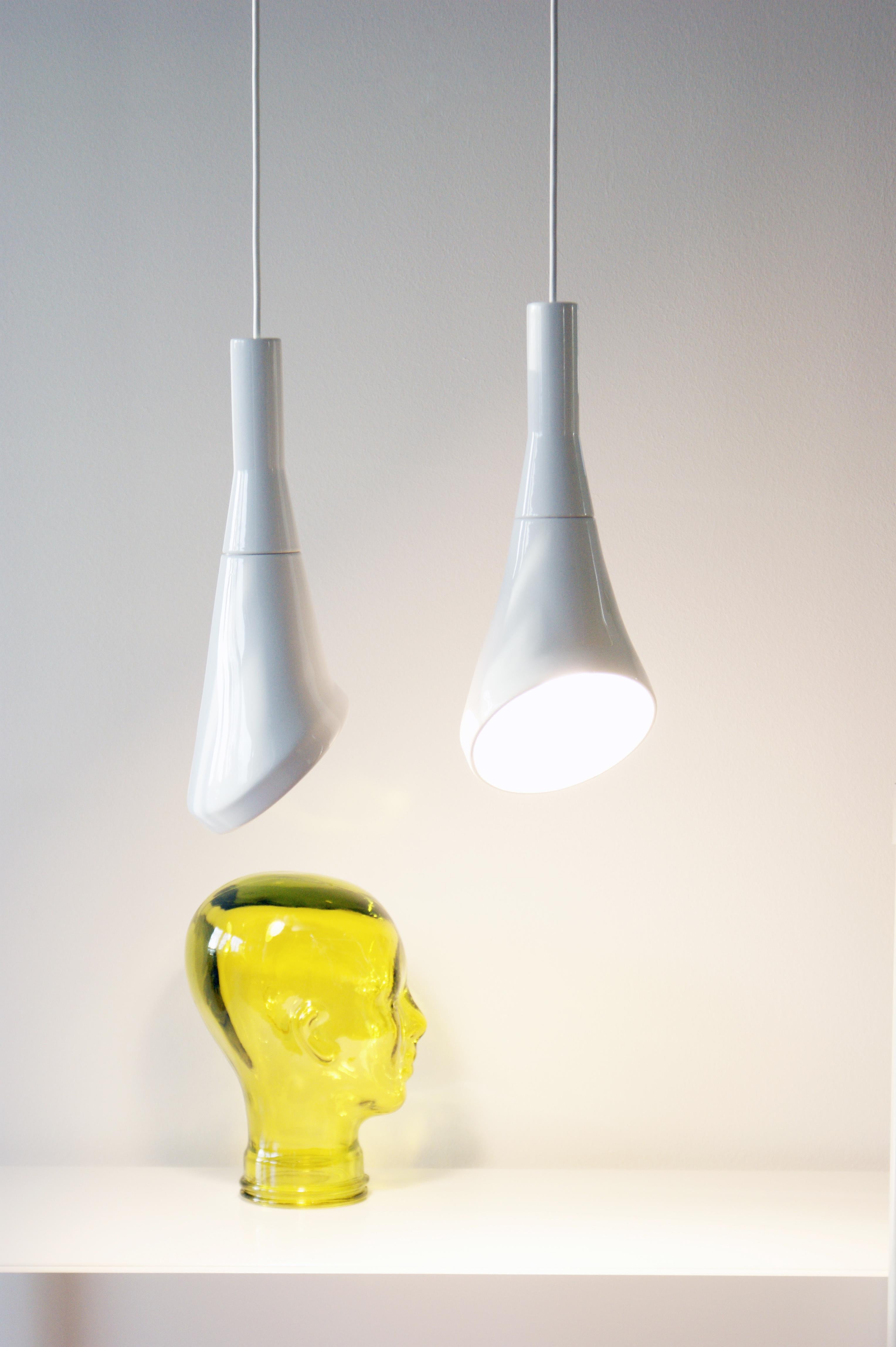 Lampada a sospensione contemporanea in gres nero lucido, design minimalista WHITE NOI in vendita 2