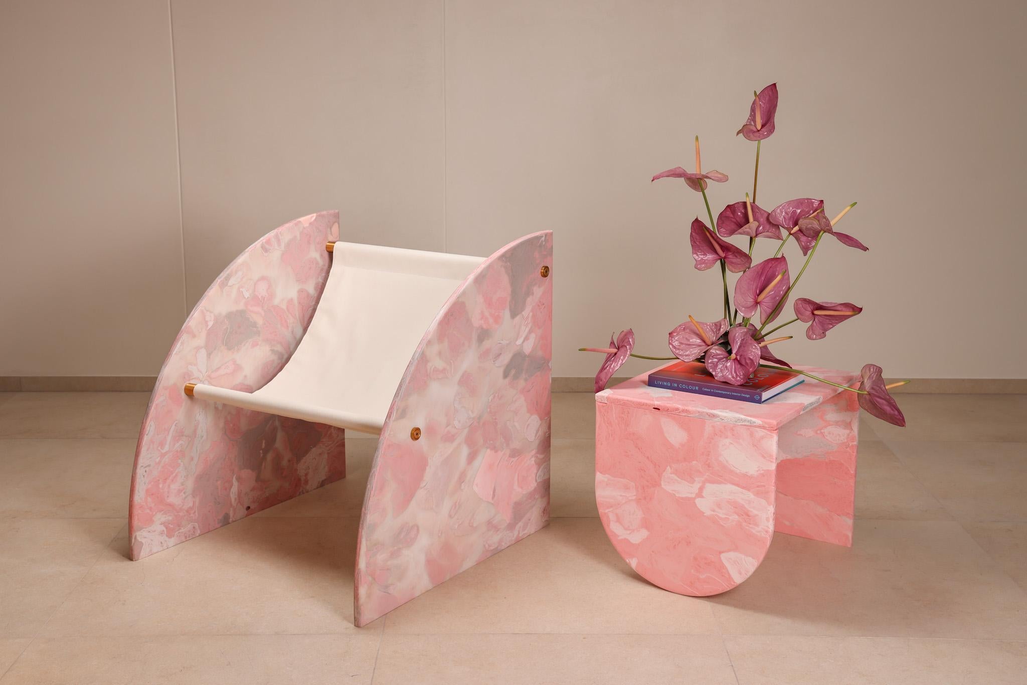 Fait main Chaise longue rose contemporaine en plastique 100 % recyclé fabriquée à la main par Anqa Studios en vente