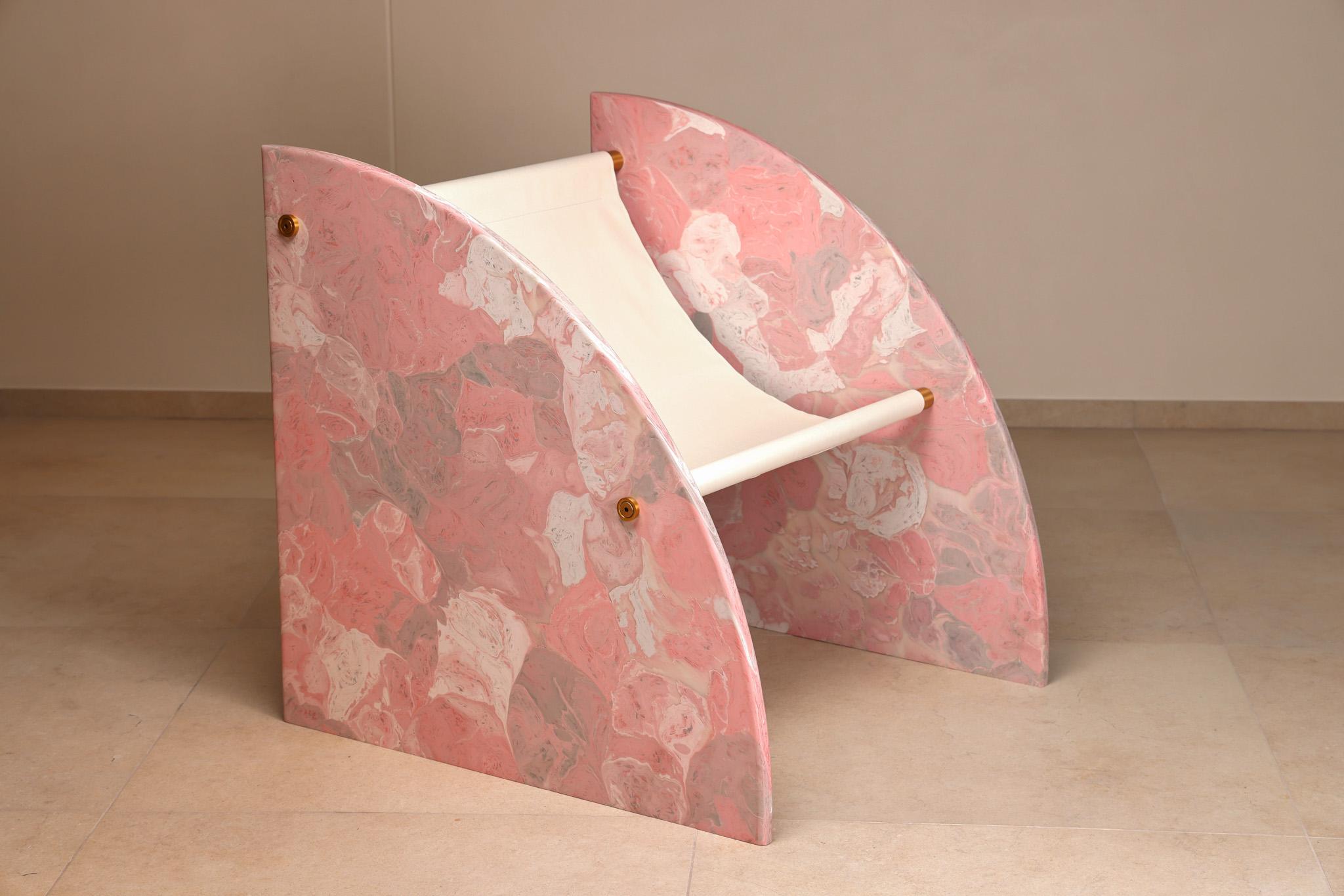 Plastique Chaise longue rose contemporaine en plastique 100 % recyclé fabriquée à la main par Anqa Studios en vente