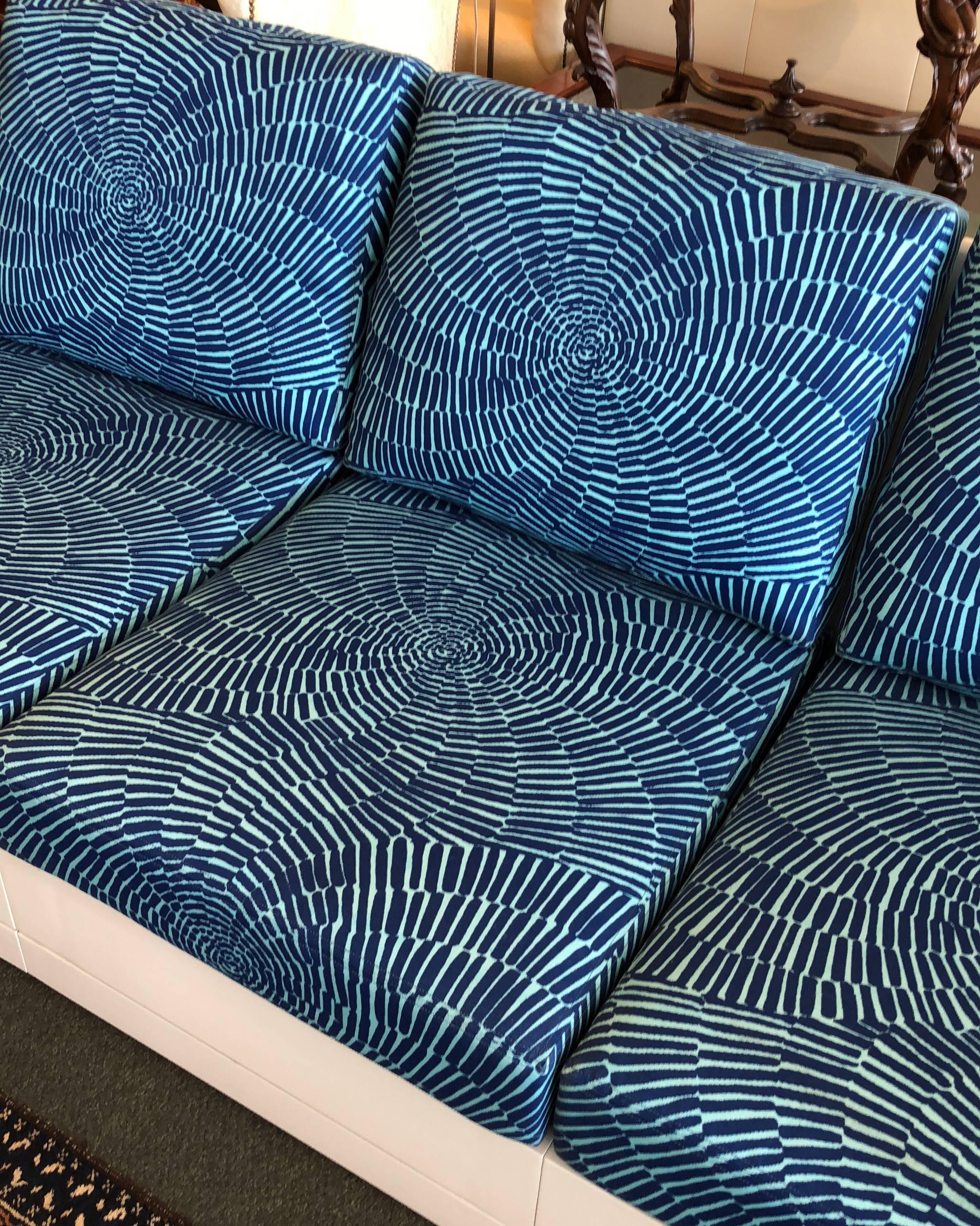 Sutherland Three-Seat Beachside Outdoor Sofa by John Hutton In Good Condition For Sale In San Francisco, CA