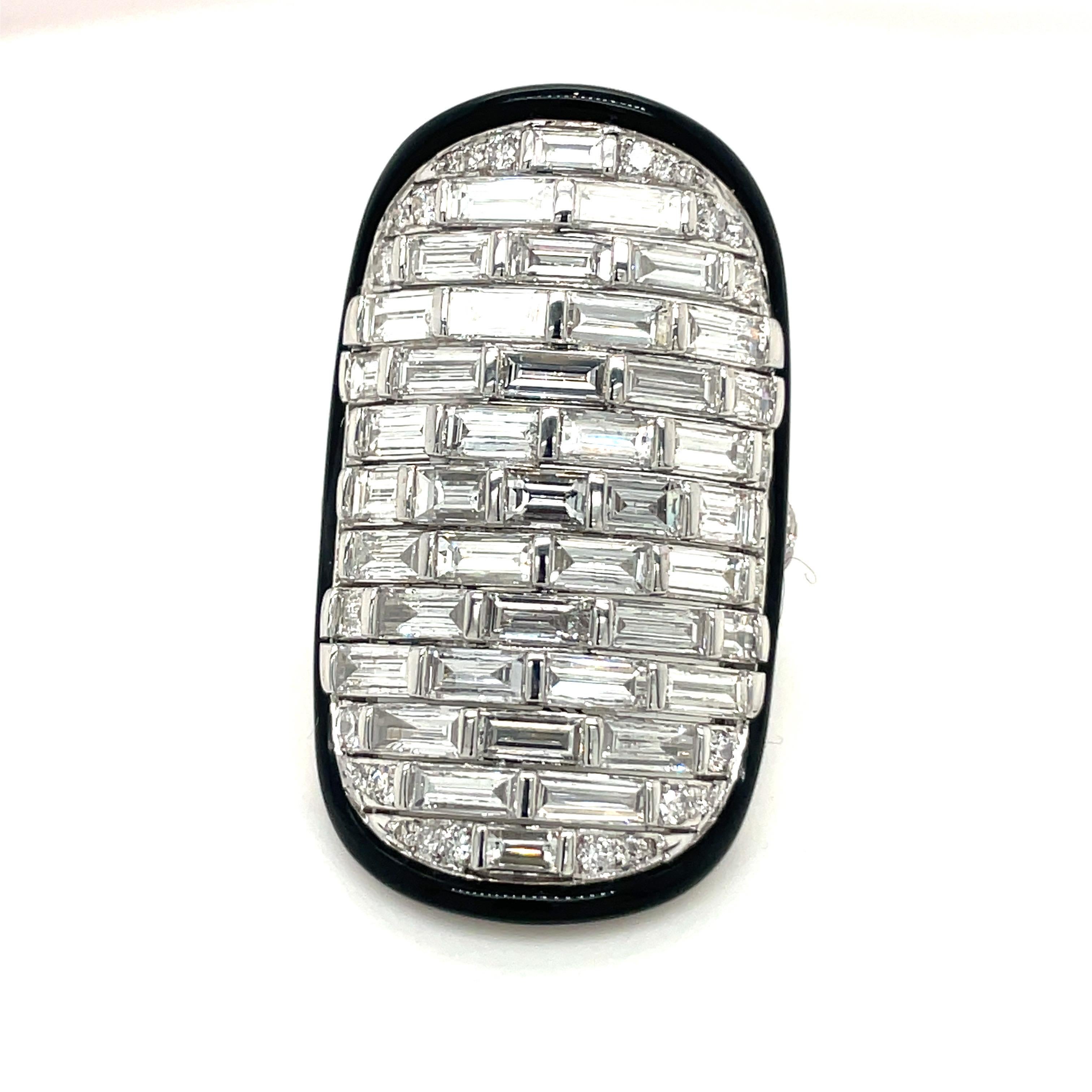 Sutra 18 Kt White Gold Art Deco Ring with 4.68ct. Baguette & Round Diamonds In New Condition For Sale In New York, NY