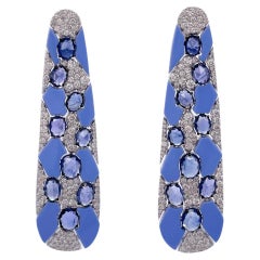 Sutra, boucles d'oreilles en or blanc 18 carats, saphir bleu et diamants en céramique bleue