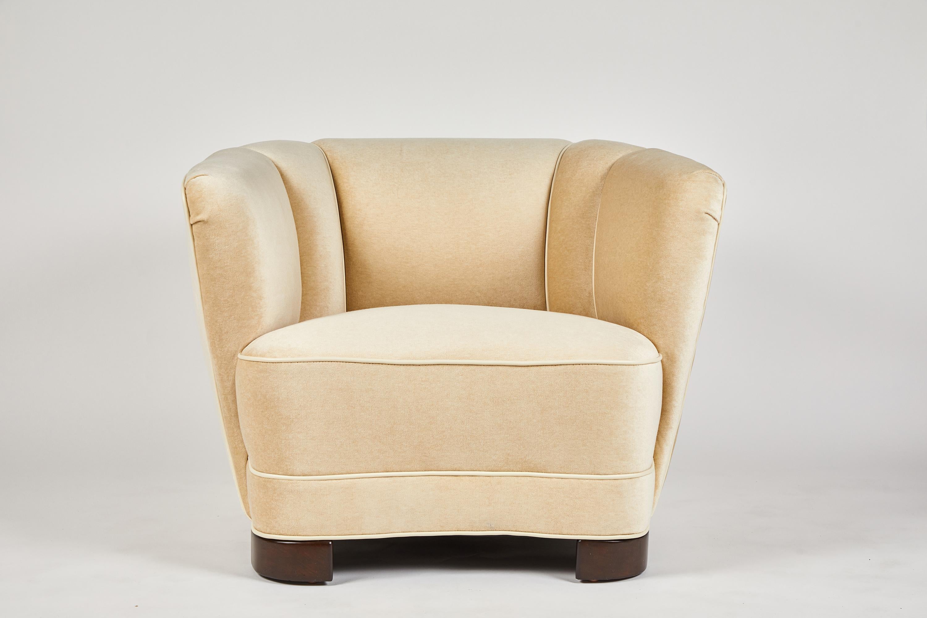 Sutton Place Club Chair by Dragonette Private Label 4