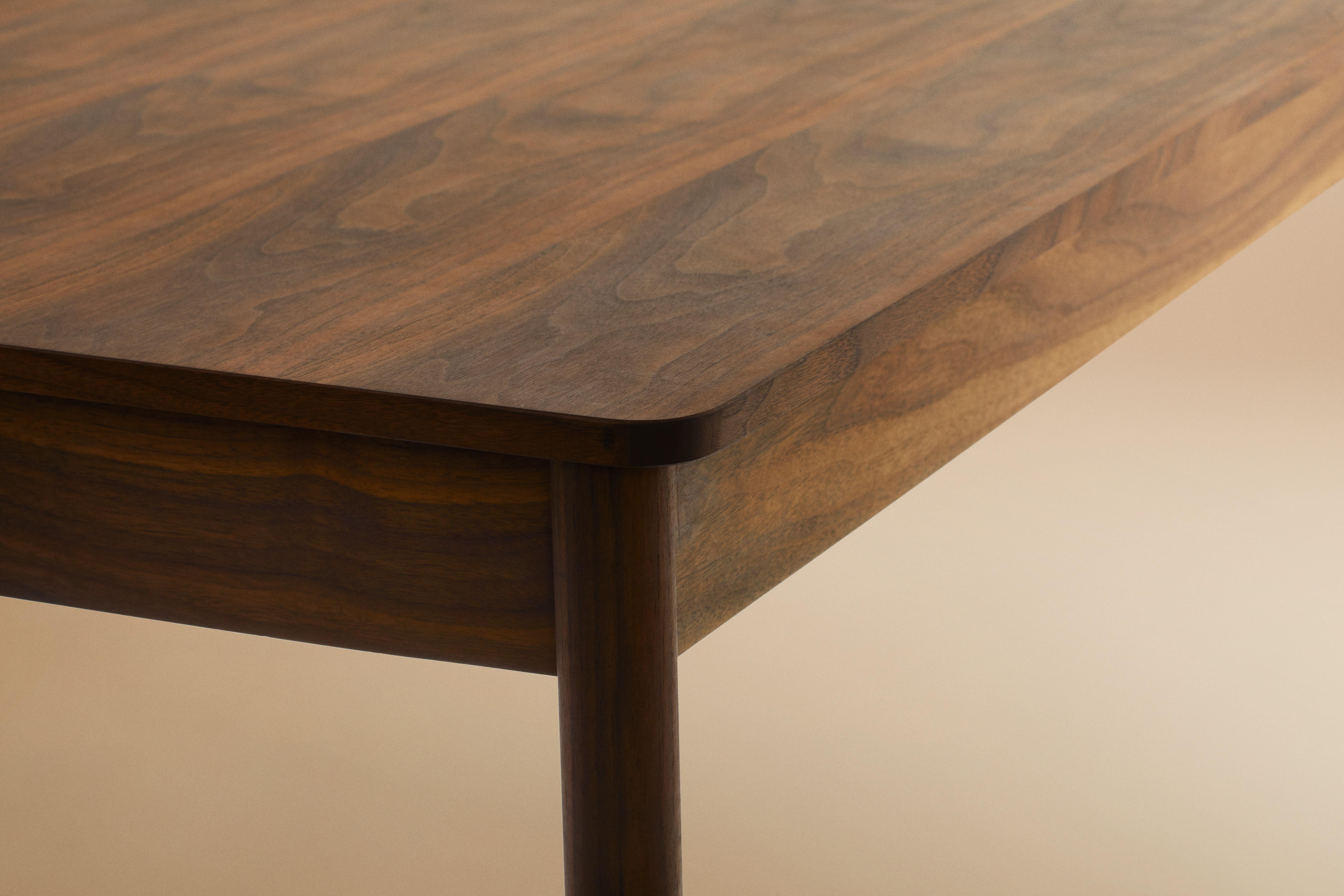 Sutton Table Handcrafted in Walnut or Oak Designed by Kevin Frankental for Lemon In New Condition In Amsterdam, NL