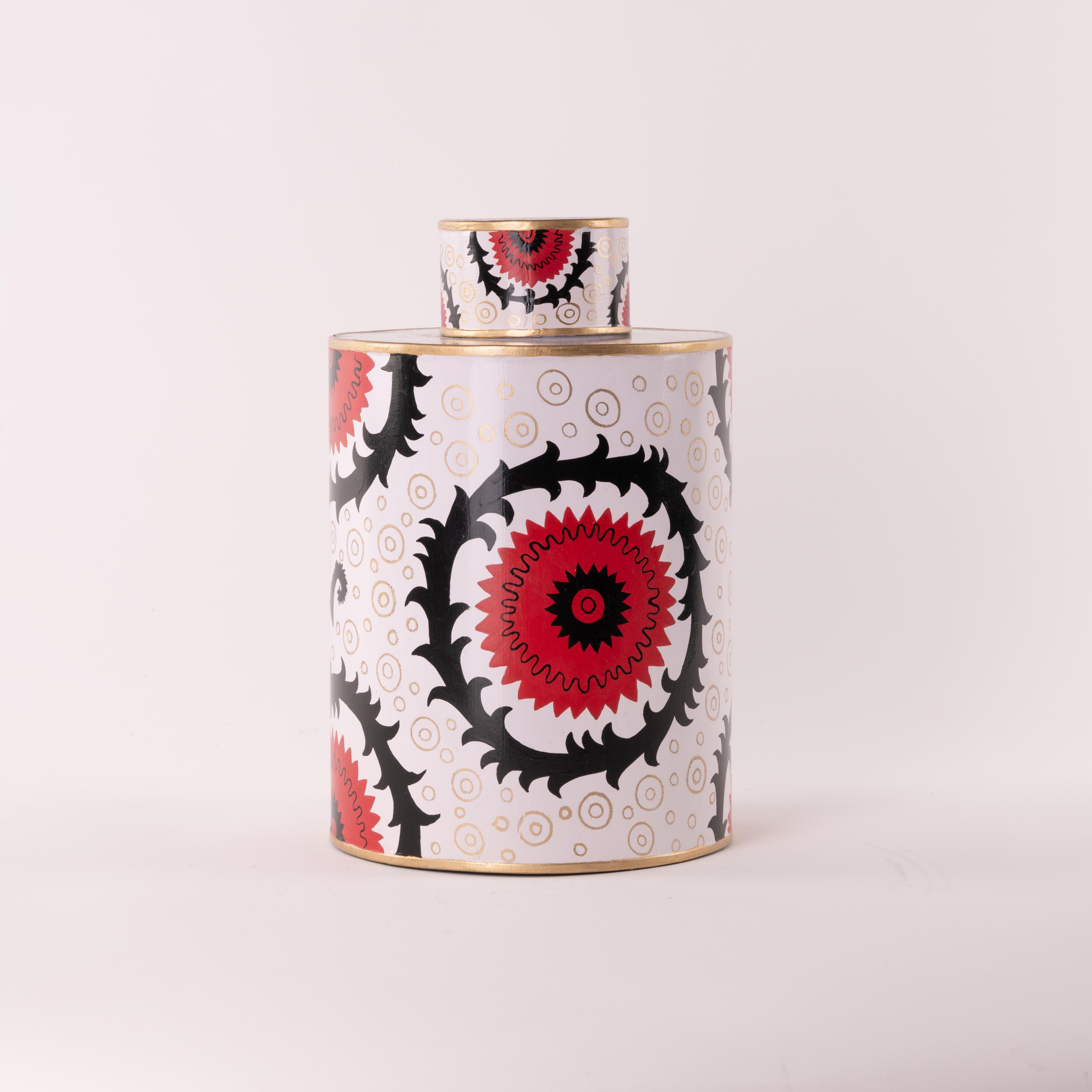 Suzani Hand-Painted Iron Vase In New Condition For Sale In ROCCAVIVARA CB, IT