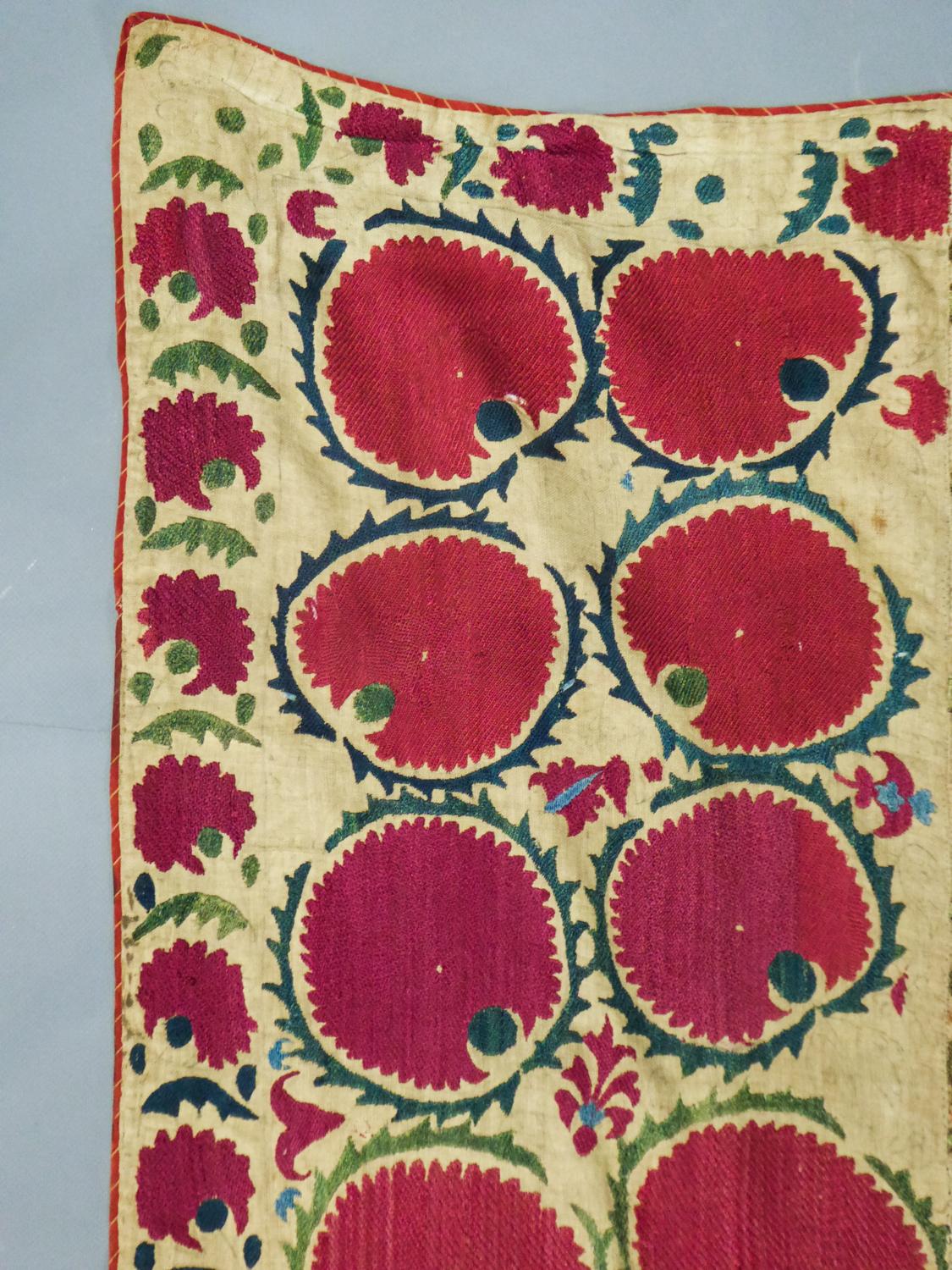 Suzani or Paradise’s Garden Embroidered with Silk - Uzbekistan late 19th Century 5