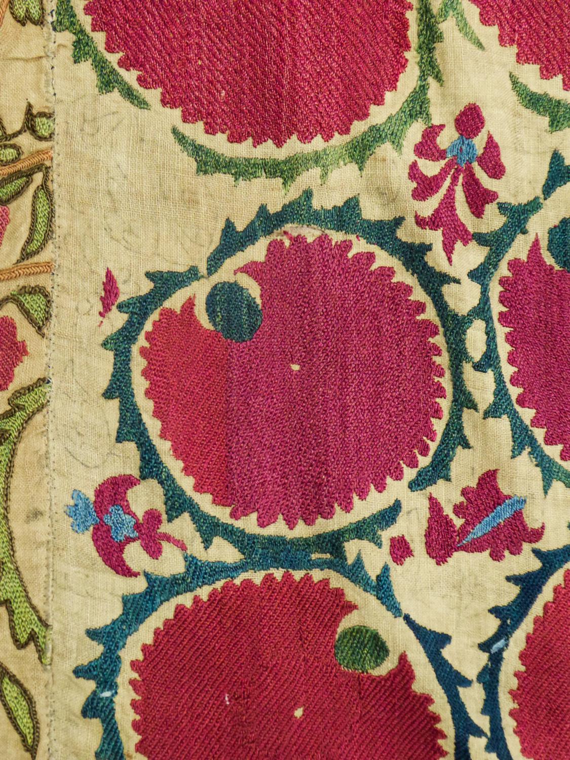 Suzani or Paradise’s Garden Embroidered with Silk - Uzbekistan late 19th Century 11