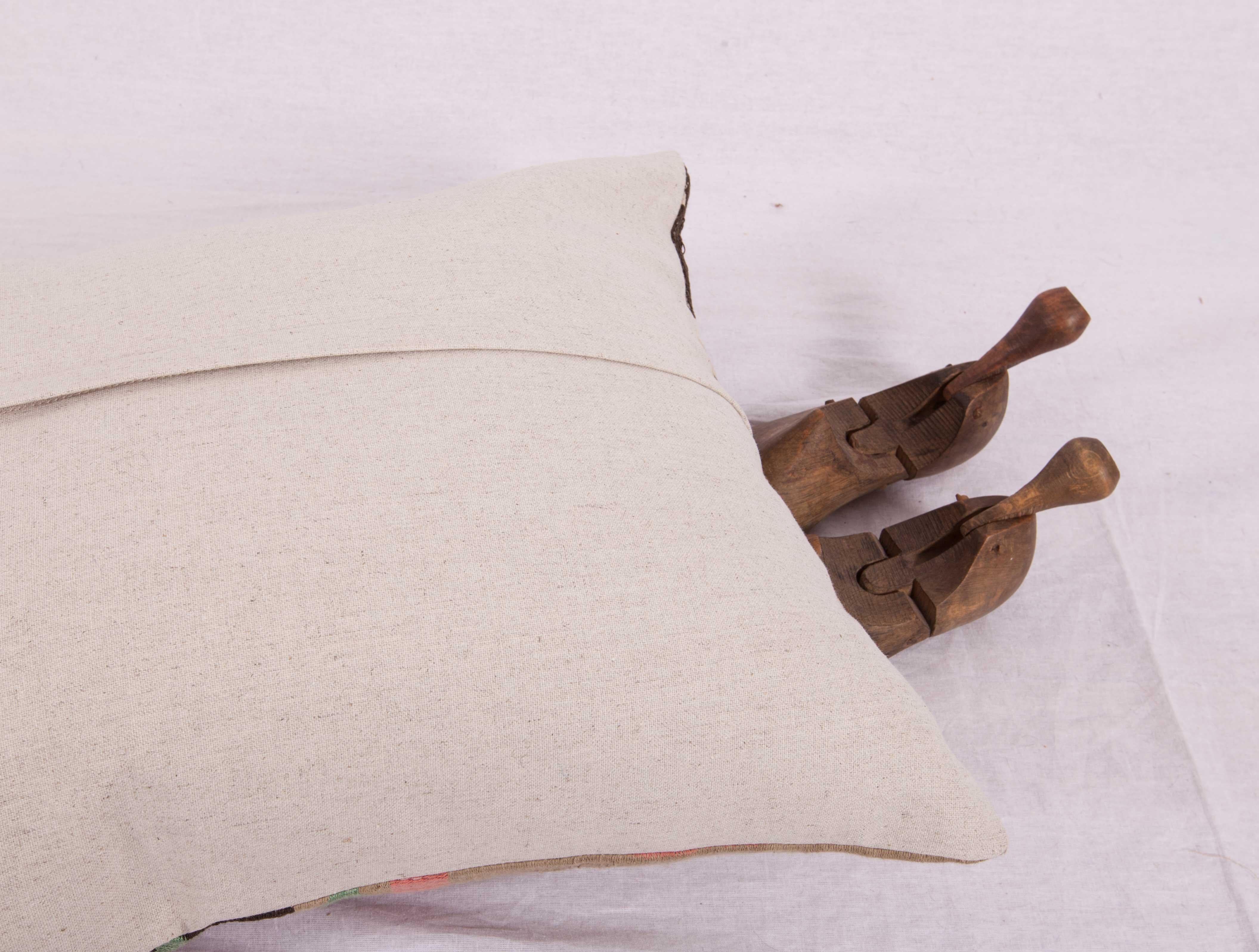 Suzani Pillow Case, Fashioned from a Mid-20th Century Samarkand Suzani (Baumwolle)